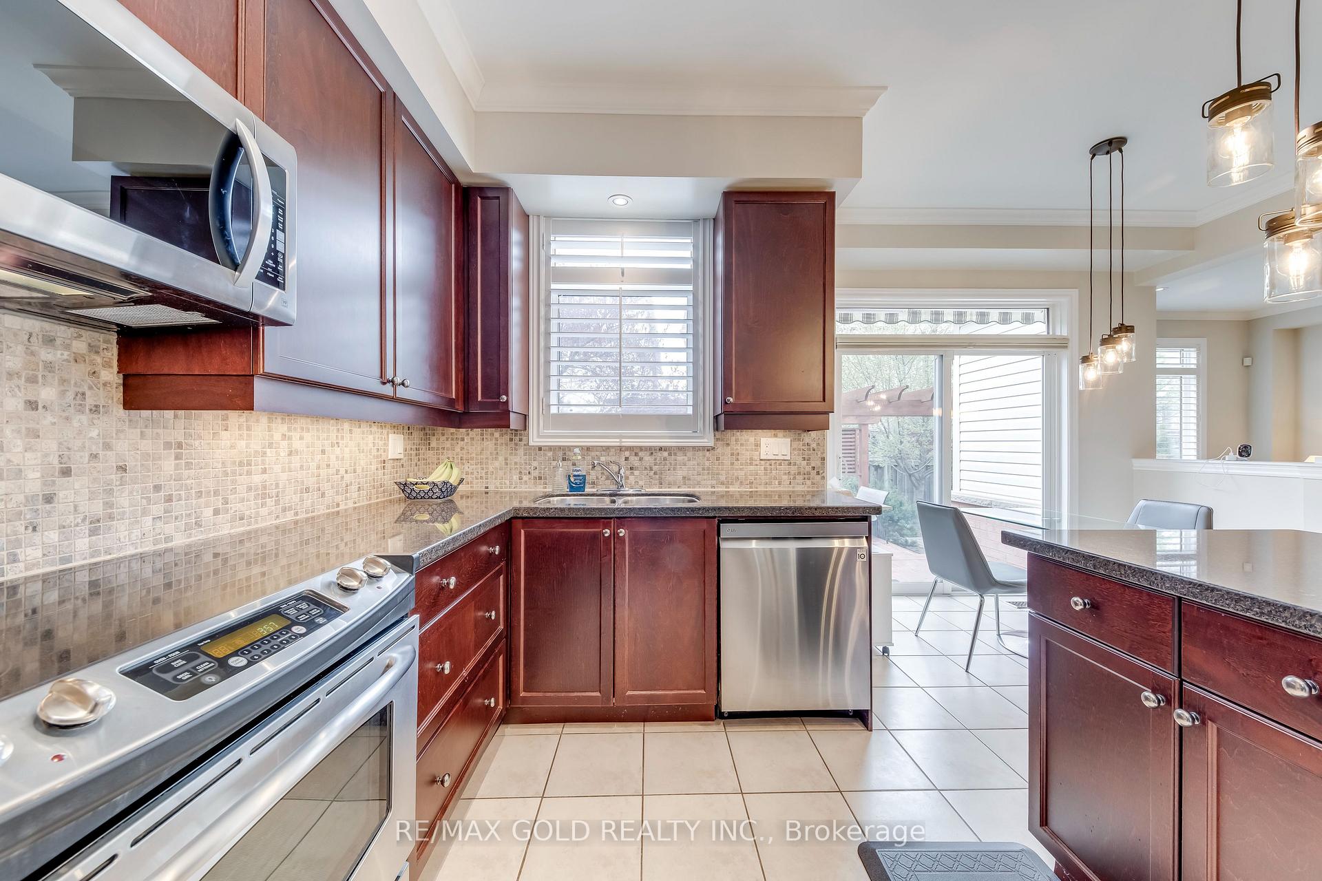 Photo 19 of 4831 Columbus Drive, Burlington, Alton — HOMEH