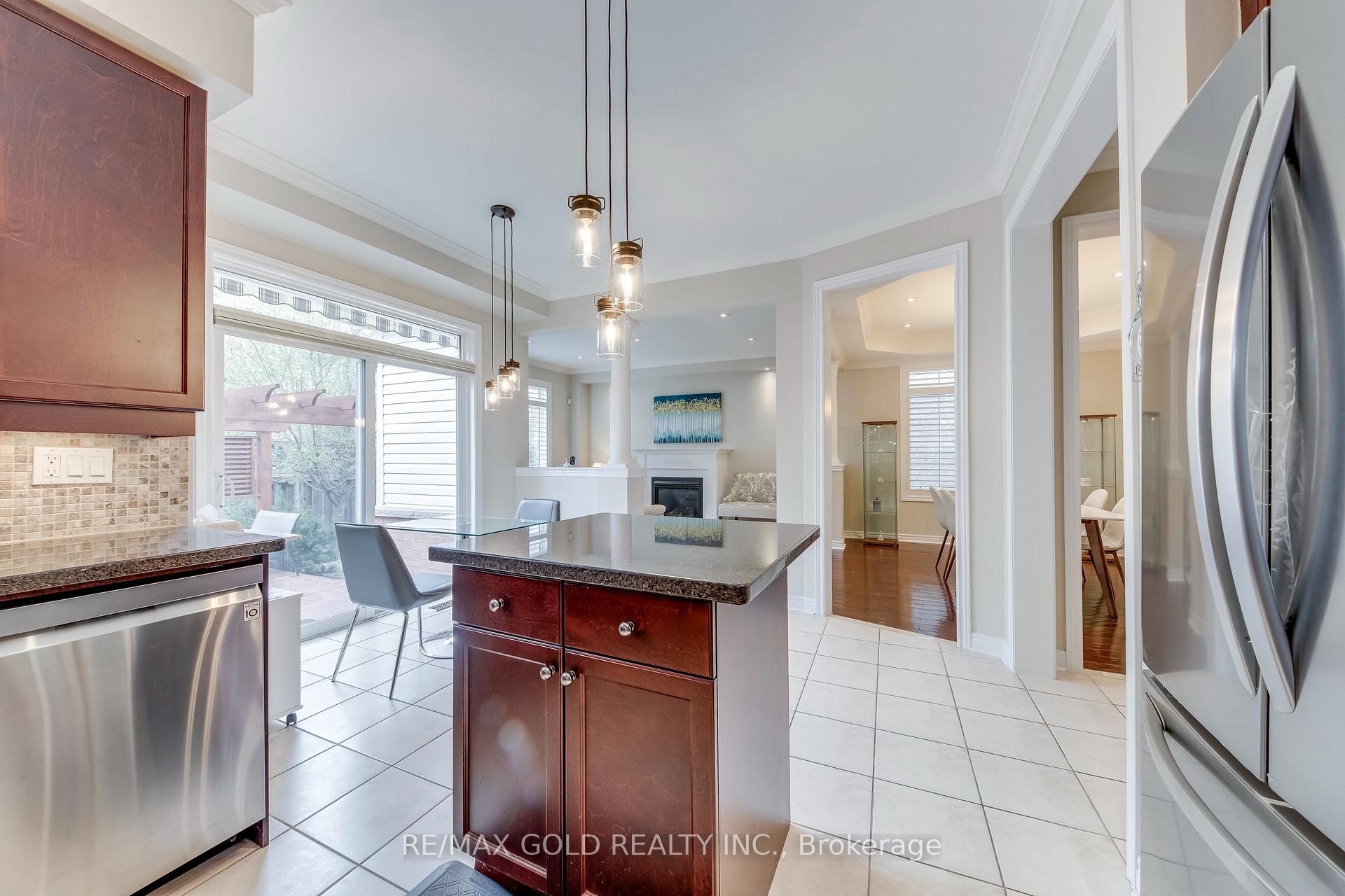 Photo 20 of 4831 Columbus Drive, Burlington, Alton — HOMEH