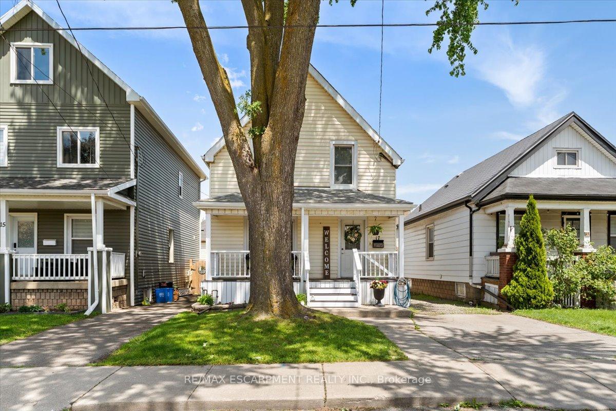 Photo 2 of 17 Craigmiller Avenue, Hamilton, Crown Point — HOMEH