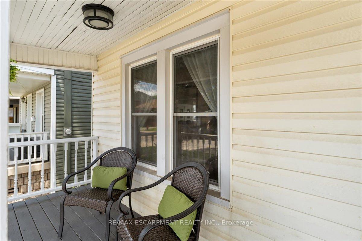 Photo 4 of 17 Craigmiller Avenue, Hamilton, Crown Point — HOMEH