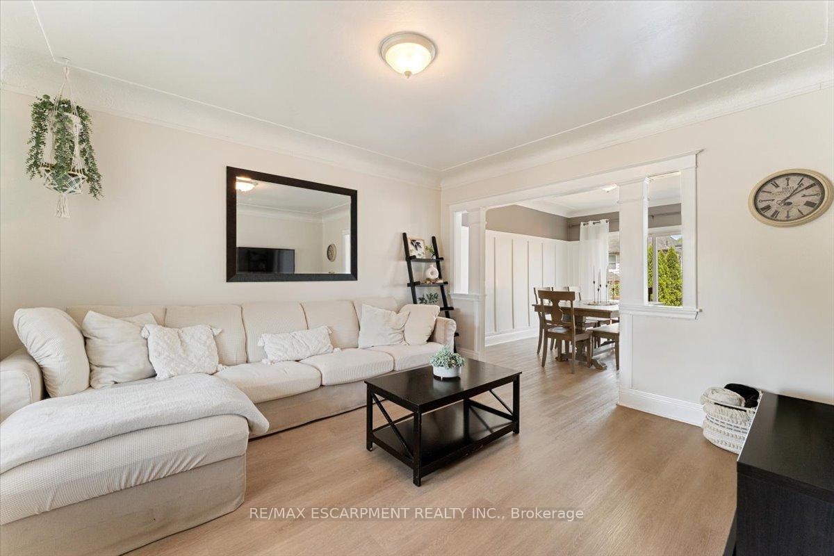 Photo 8 of 17 Craigmiller Avenue, Hamilton, Crown Point — HOMEH