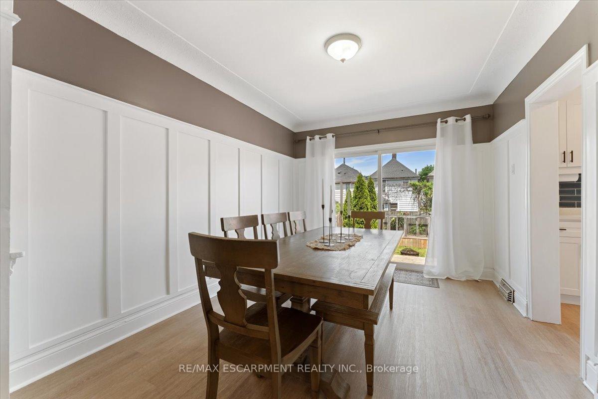 Photo 10 of 17 Craigmiller Avenue, Hamilton, Crown Point — HOMEH
