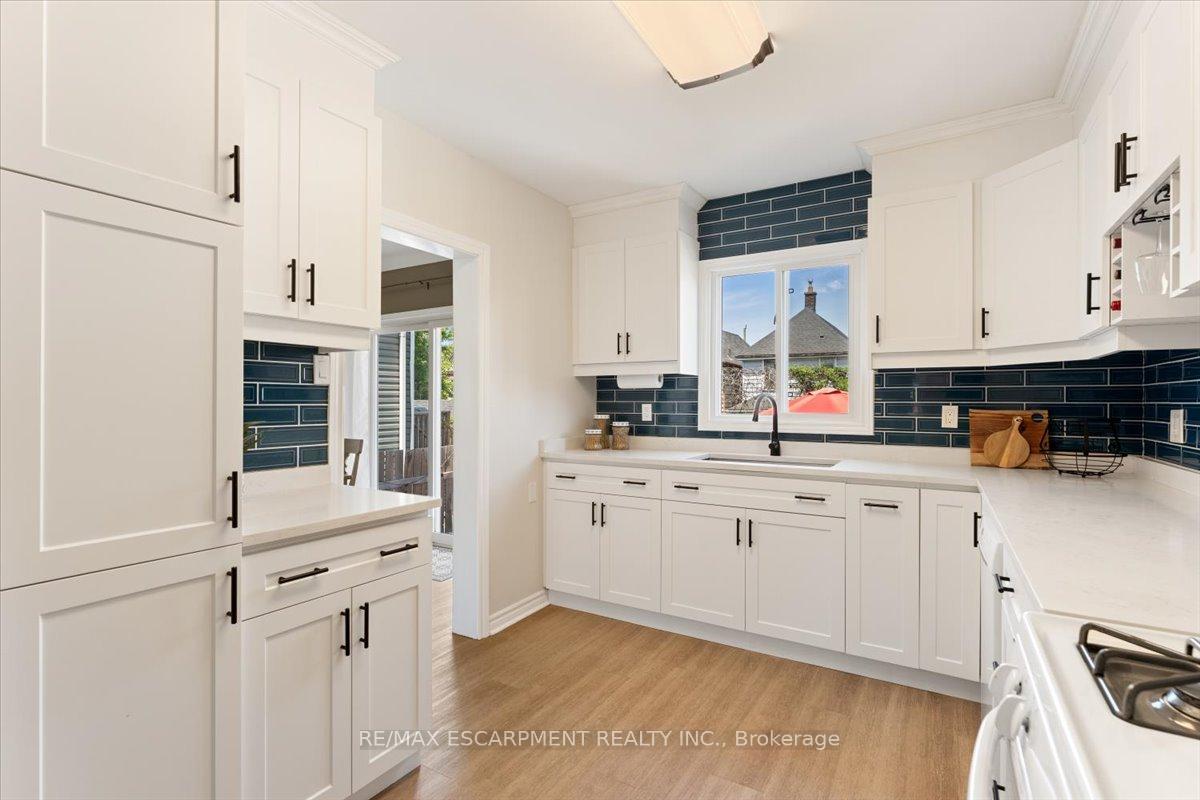 Photo 16 of 17 Craigmiller Avenue, Hamilton, Crown Point — HOMEH