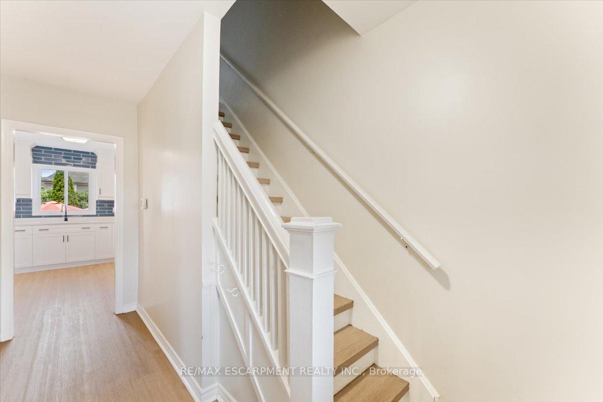 Photo 17 of 17 Craigmiller Avenue, Hamilton, Crown Point — HOMEH