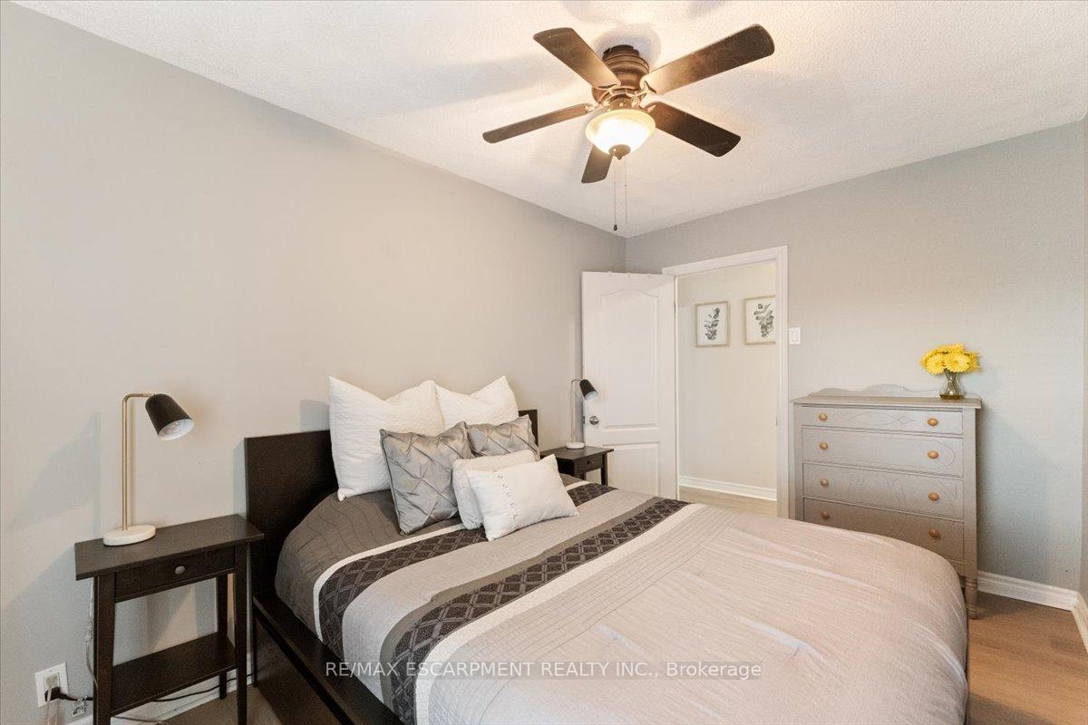 Photo 20 of 17 Craigmiller Avenue, Hamilton, Crown Point — HOMEH