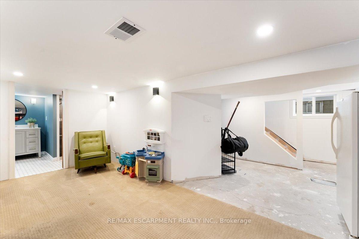 Photo 30 of 17 Craigmiller Avenue, Hamilton, Crown Point — HOMEH