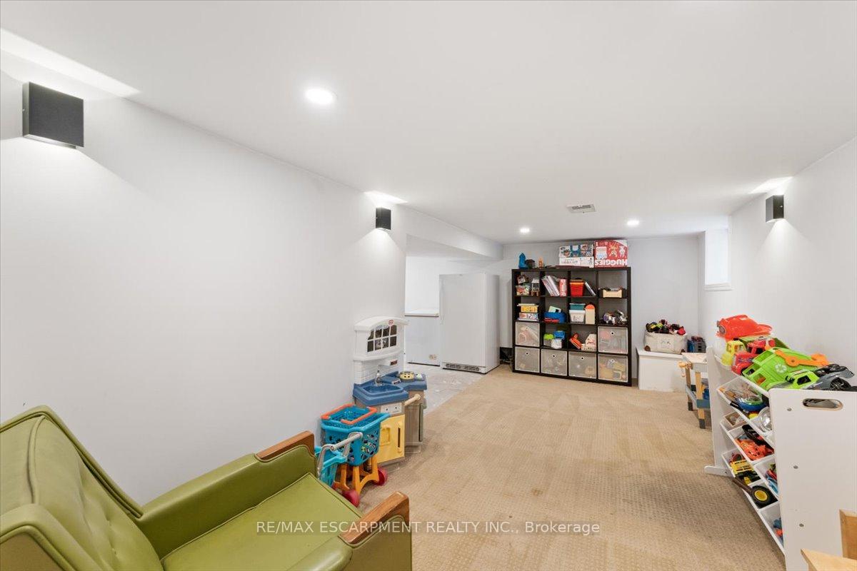 Photo 33 of 17 Craigmiller Avenue, Hamilton, Crown Point — HOMEH