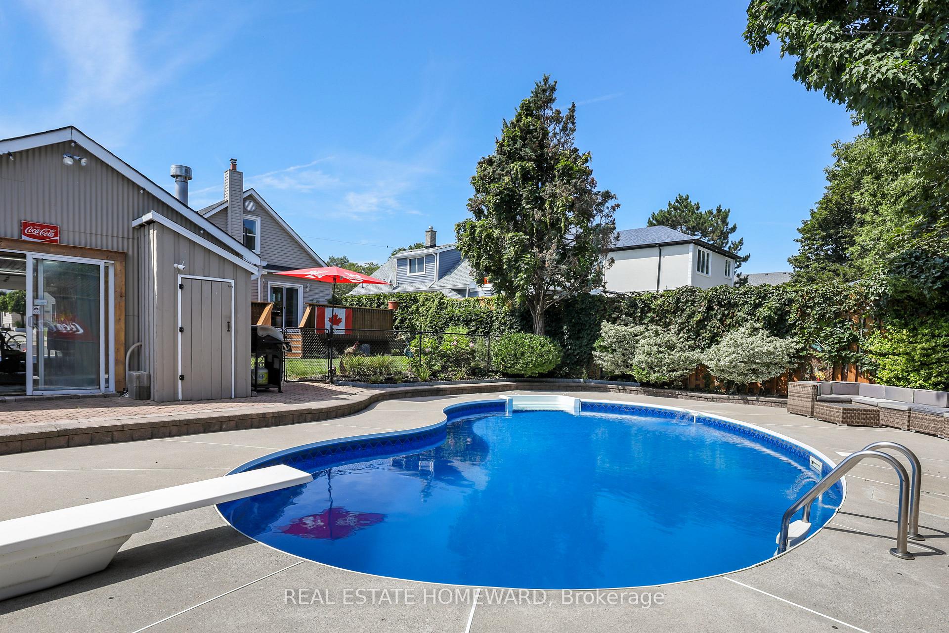 Photo 8 of 113 Gibbons Street, Oshawa, McLaughlin — HOMEH