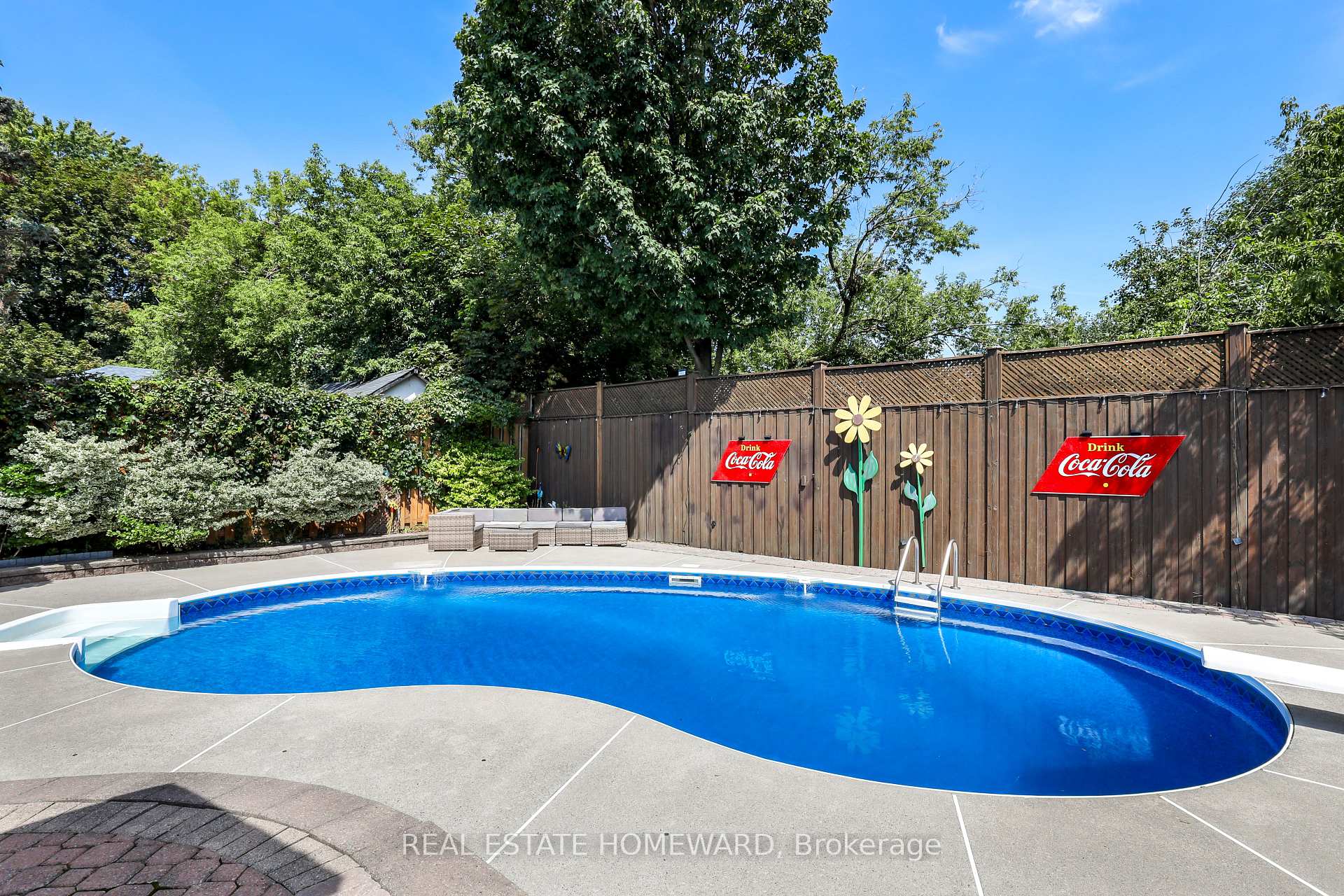 Photo 9 of 113 Gibbons Street, Oshawa, McLaughlin — HOMEH