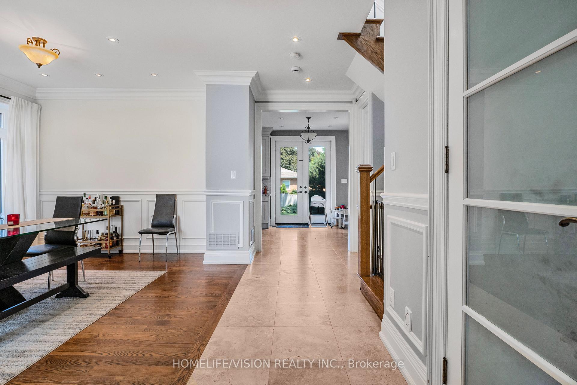 Photo 4 of 80 North Heights Road, Etobicoke, Princess-Rosethorn — HOMEH