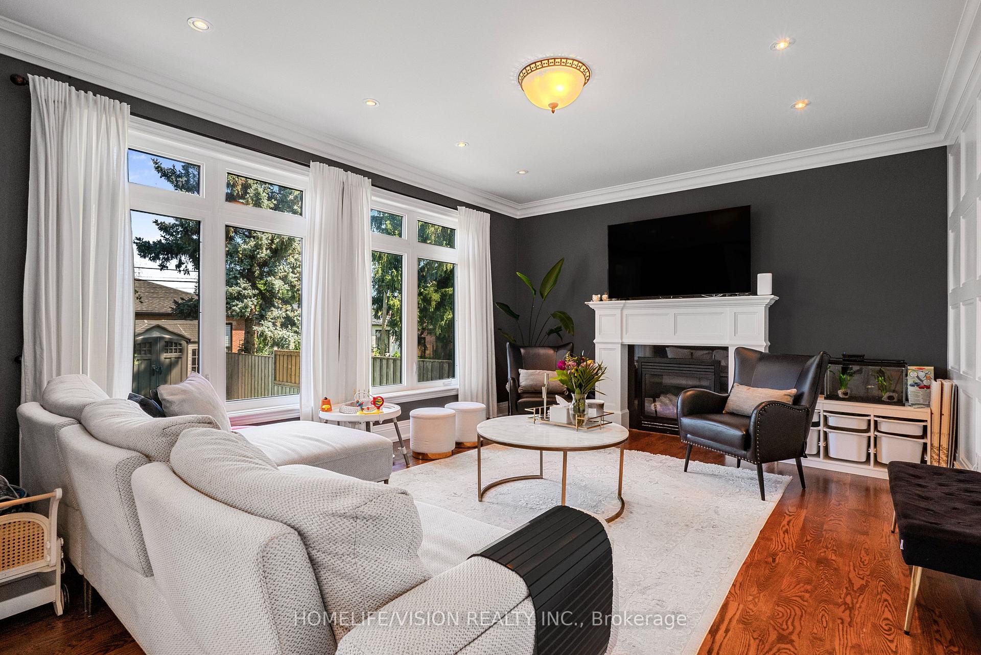 Photo 6 of 80 North Heights Road, Etobicoke, Princess-Rosethorn — HOMEH