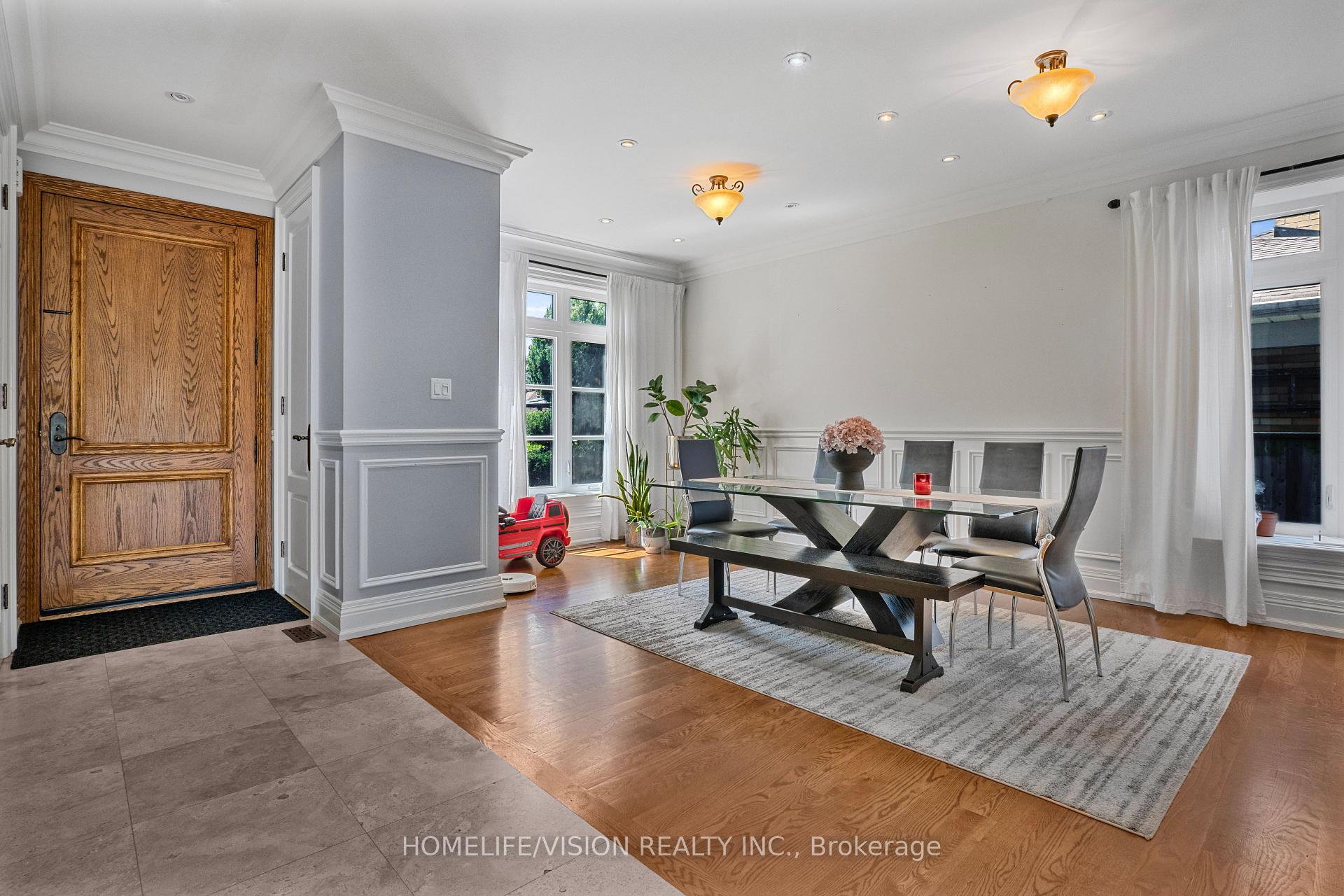 Photo 13 of 80 North Heights Road, Etobicoke, Princess-Rosethorn — HOMEH