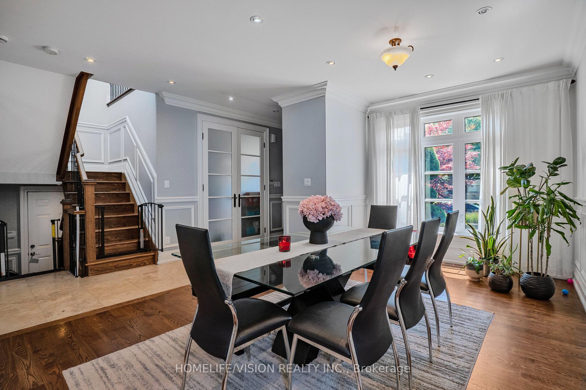Photo 15 of 80 North Heights Road, Etobicoke, Princess-Rosethorn — HOMEH