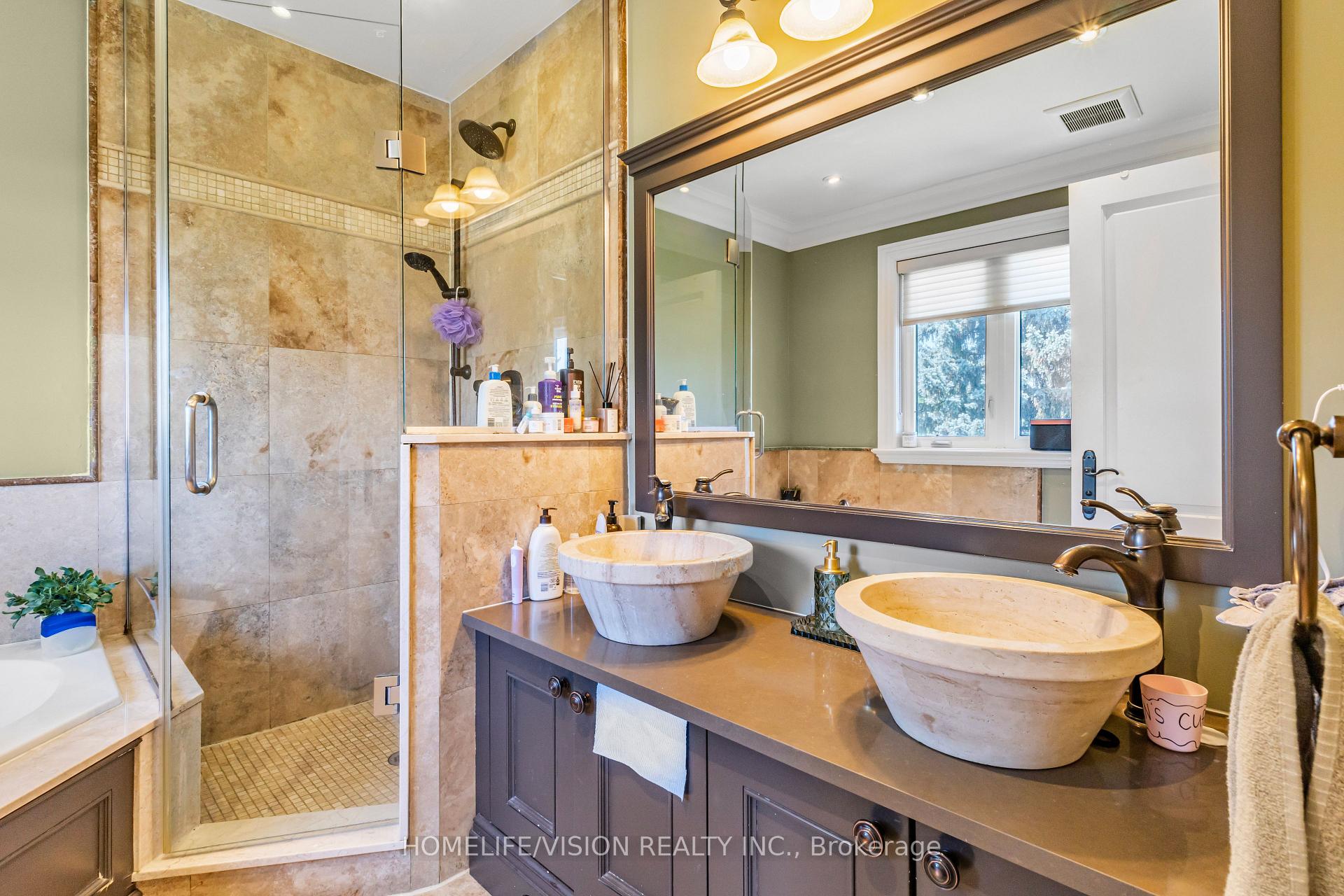 Photo 17 of 80 North Heights Road, Etobicoke, Princess-Rosethorn — HOMEH