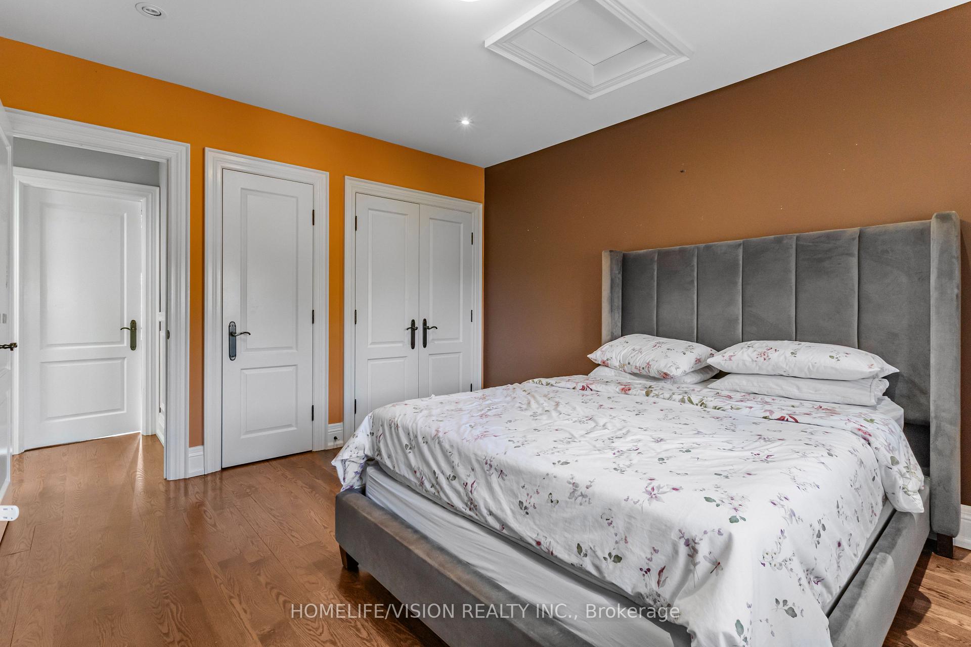 Photo 20 of 80 North Heights Road, Etobicoke, Princess-Rosethorn — HOMEH