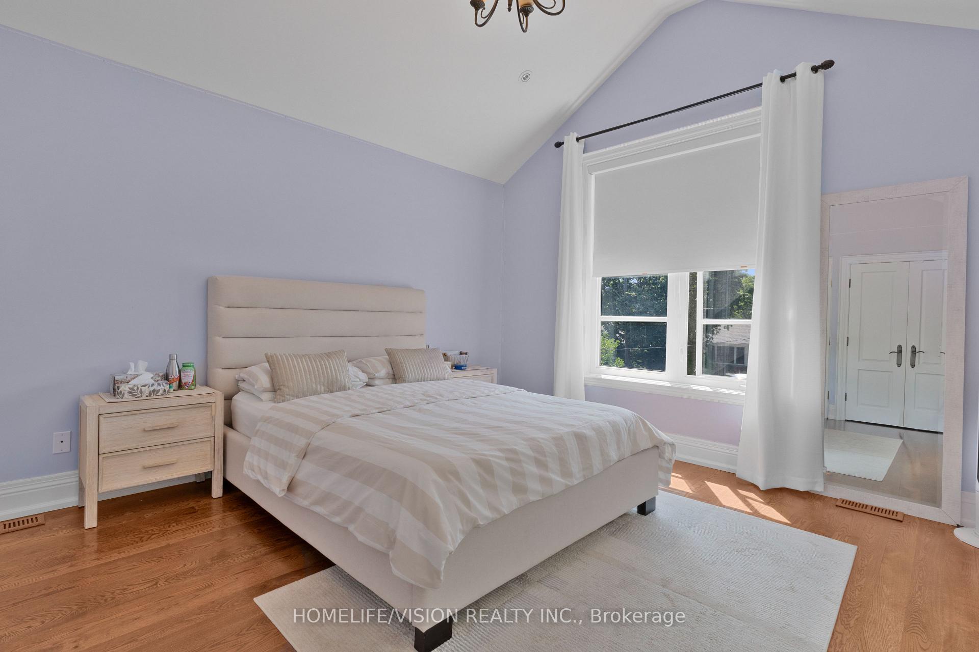 Photo 21 of 80 North Heights Road, Etobicoke, Princess-Rosethorn — HOMEH