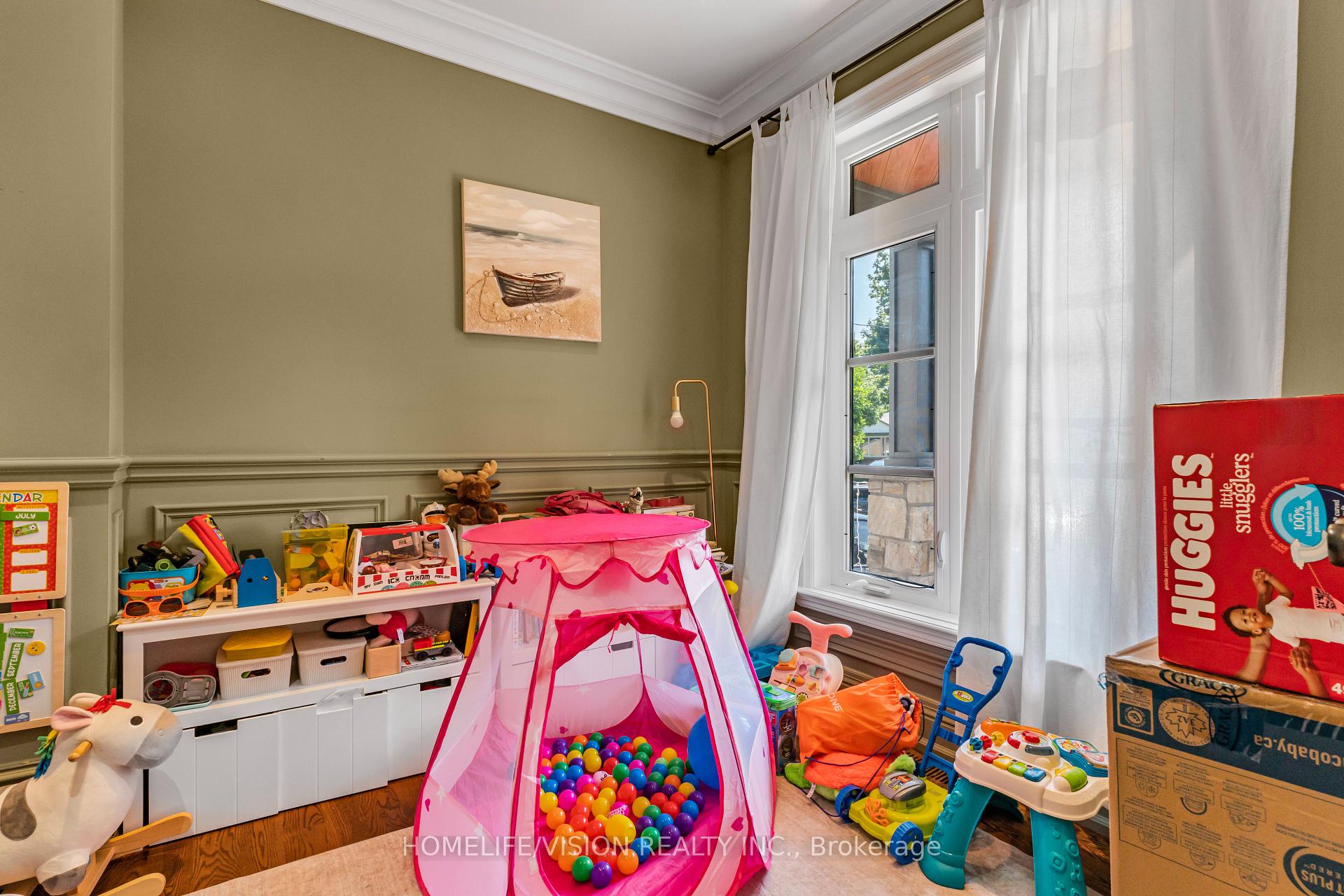 Photo 25 of 80 North Heights Road, Etobicoke, Princess-Rosethorn — HOMEH