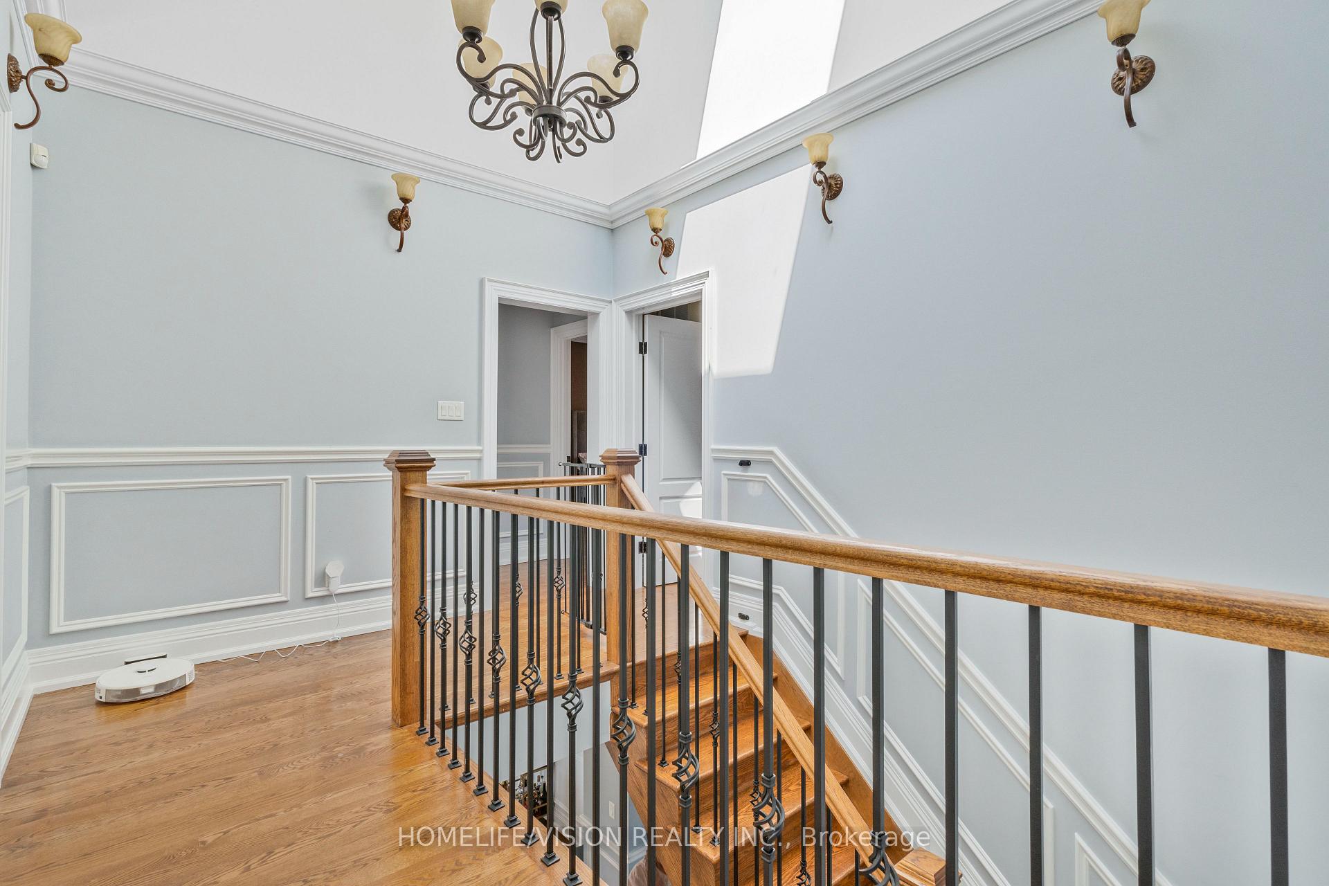 Photo 37 of 80 North Heights Road, Etobicoke, Princess-Rosethorn — HOMEH