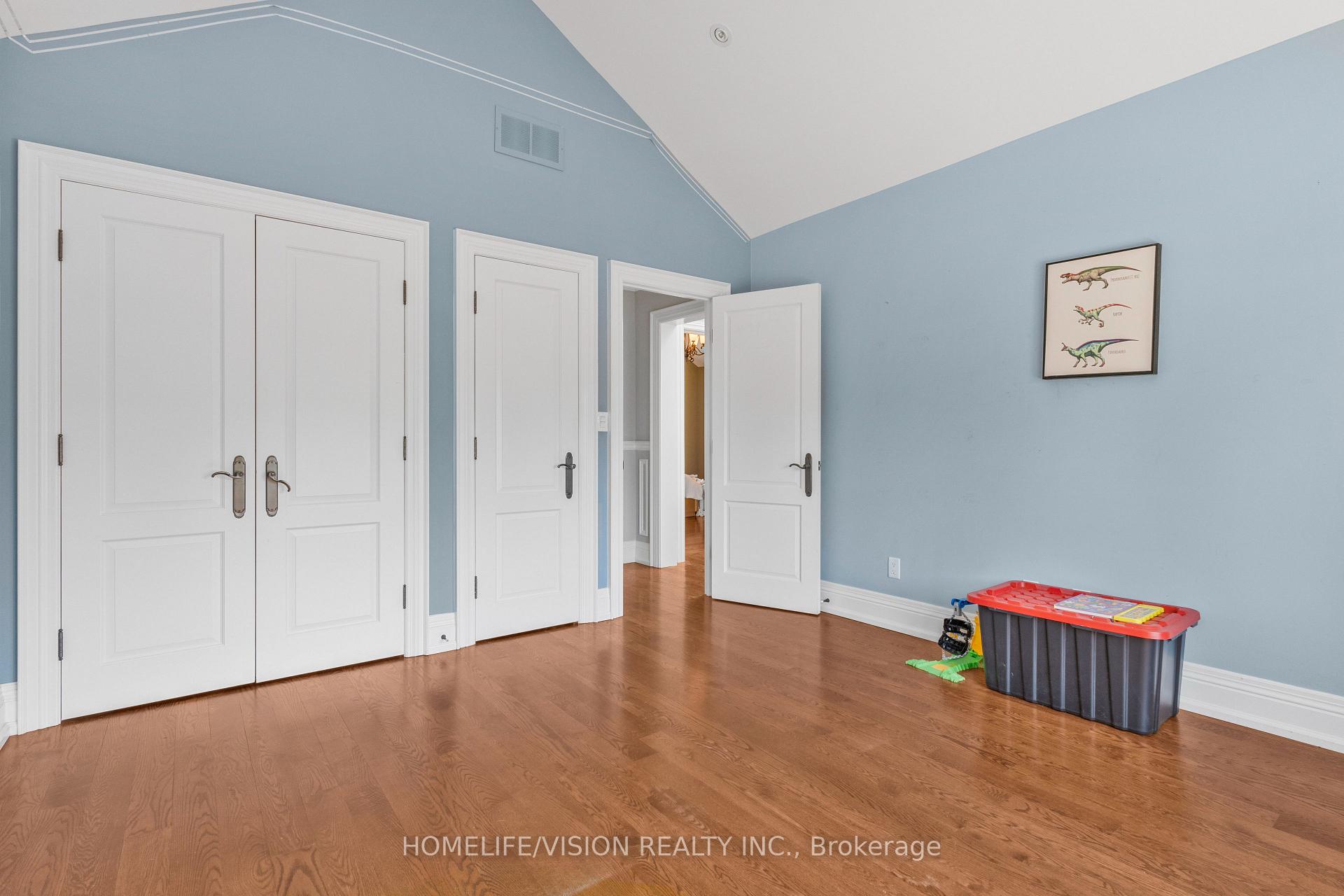 Photo 39 of 80 North Heights Road, Etobicoke, Princess-Rosethorn — HOMEH