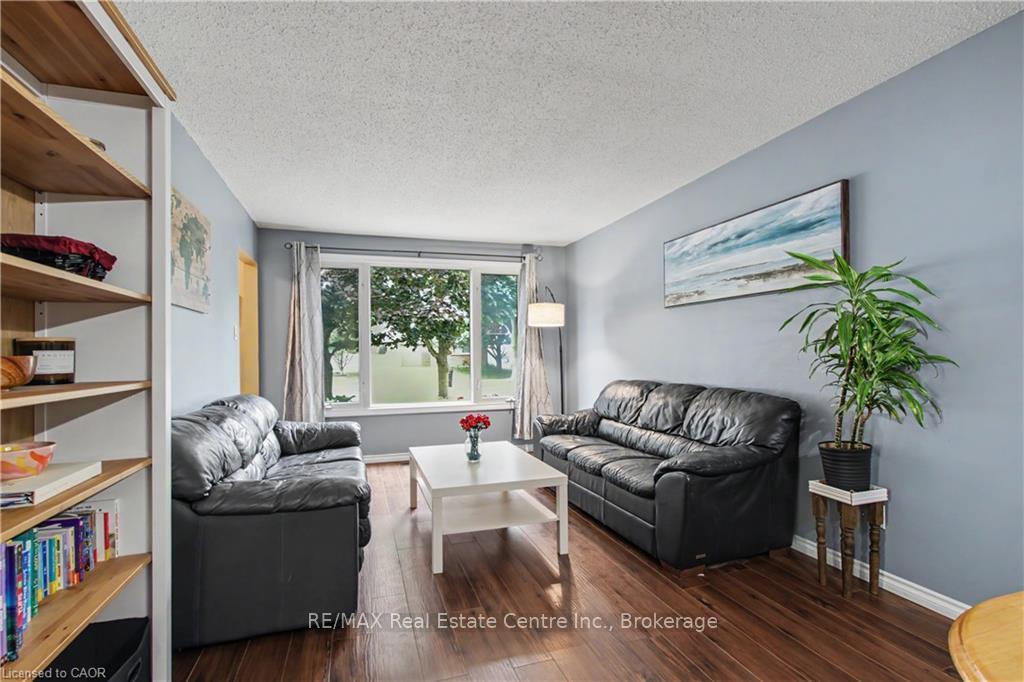 Photo 7 of 484B Red Fox Drive, Waterloo, Colonial Acres — HOMEH