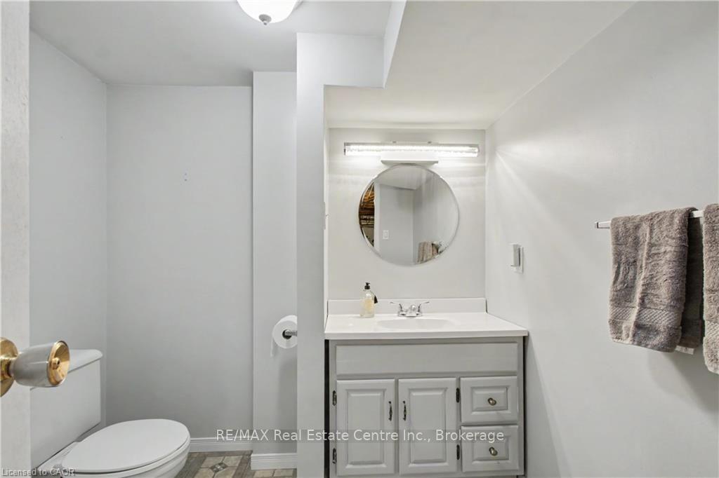 Photo 16 of 484B Red Fox Drive, Waterloo, Colonial Acres — HOMEH