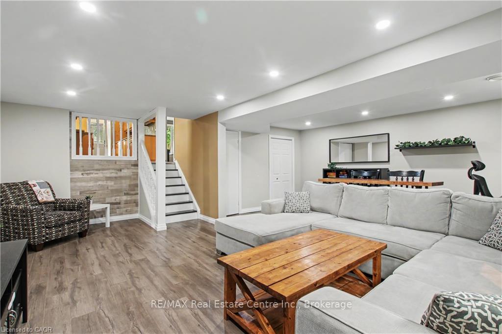 Photo 19 of 484B Red Fox Drive, Waterloo, Colonial Acres — HOMEH
