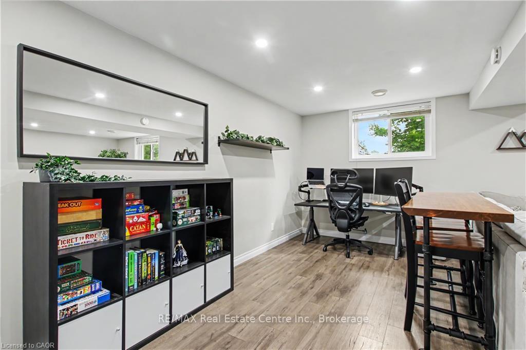 Photo 21 of 484B Red Fox Drive, Waterloo, Colonial Acres — HOMEH