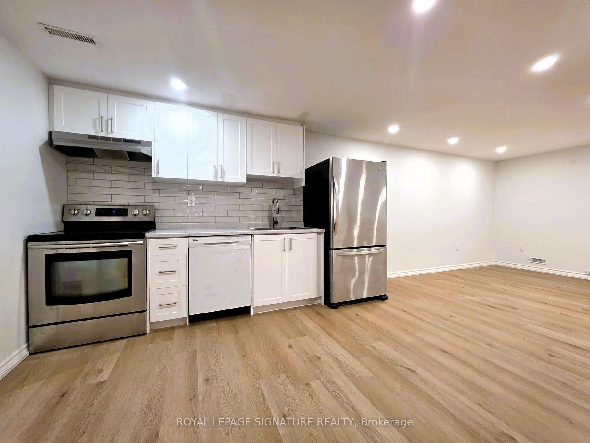 Photo 4 of Unit Bsmt, 148 Tamarac Trail, Aurora, Aurora Highlands — HOMEH