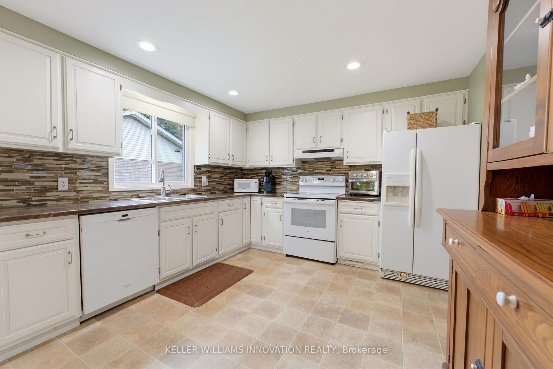 Photo 13 of 15 Mclaren Avenue N, North Perth, Listowel — HOMEH