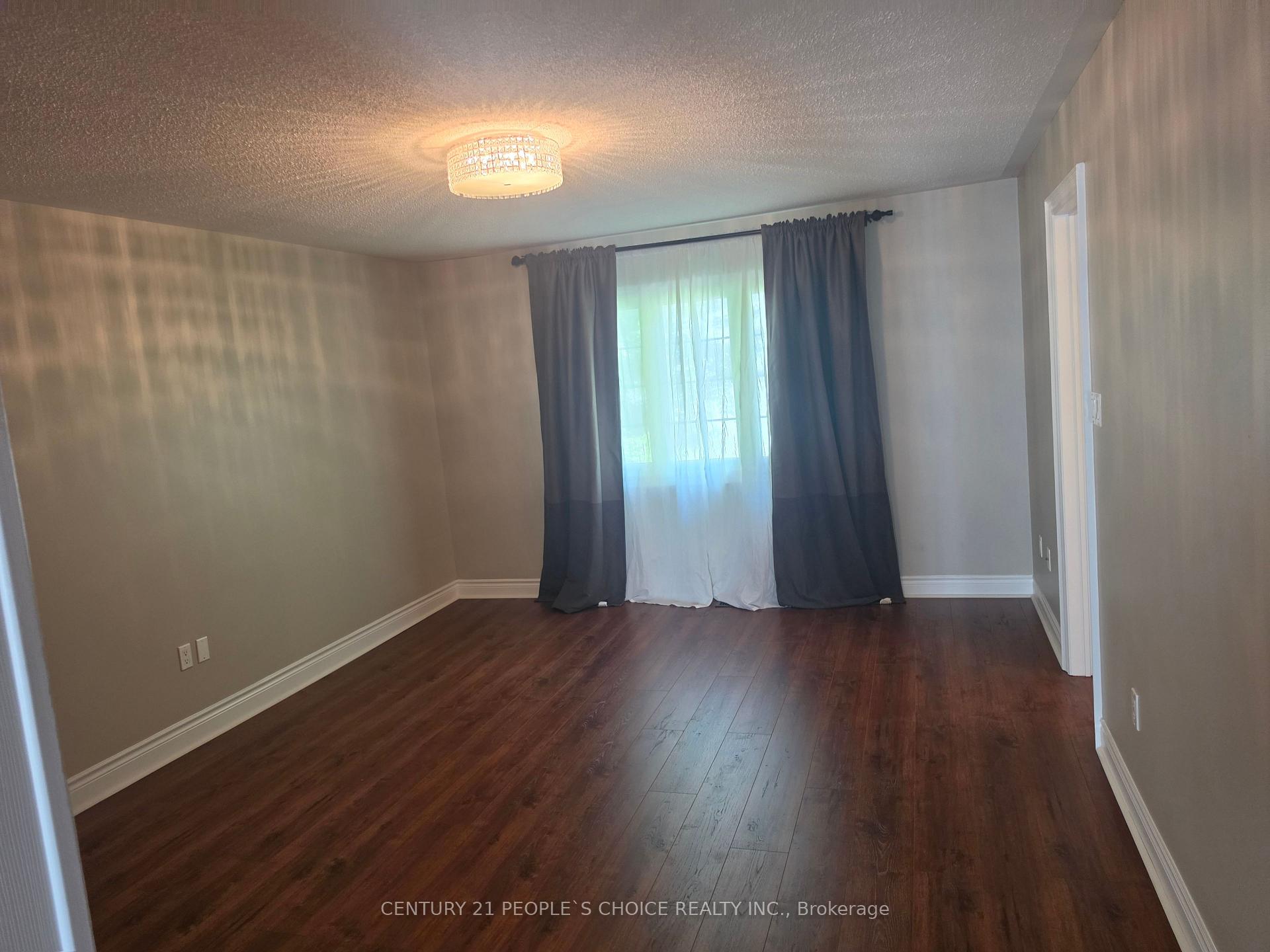 Photo 11 of Unit 3, 320 Ravineview Drive, Vaughan, Rural Vaughan — HOMEH
