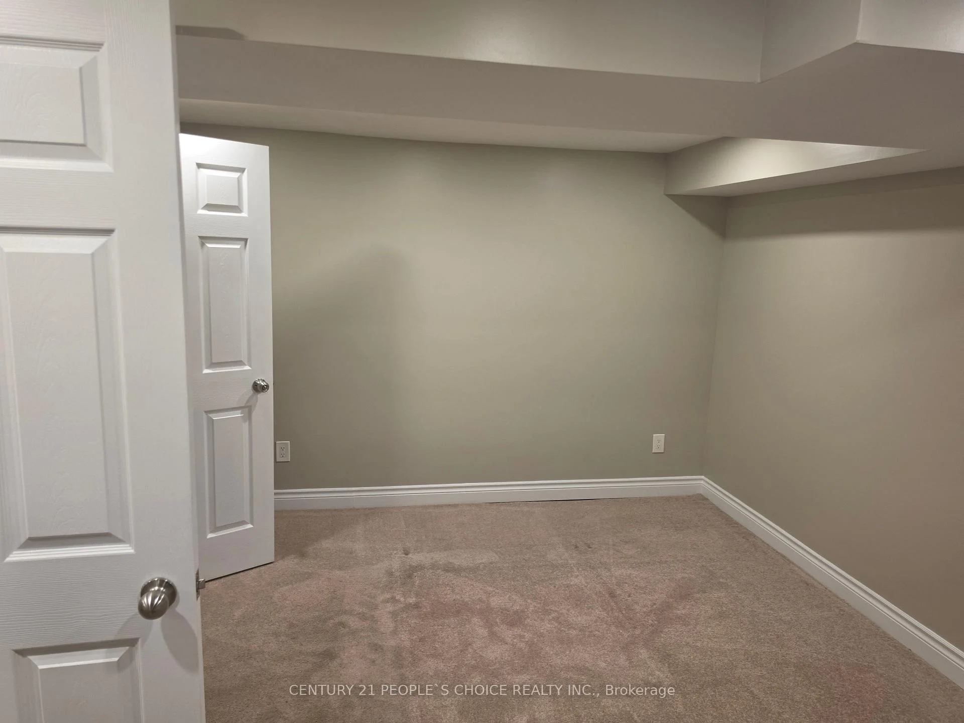 Photo 18 of Unit 3, 320 Ravineview Drive, Vaughan, Rural Vaughan — HOMEH