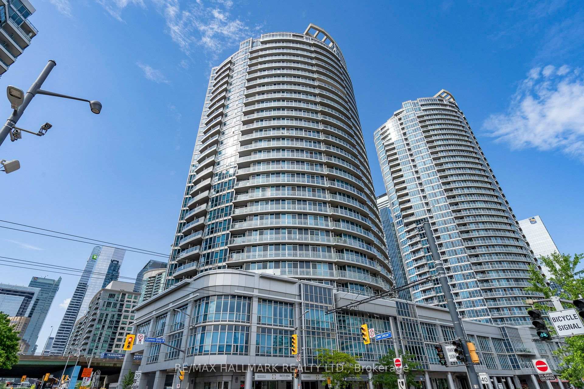 Front of Unit 402, 218 Queens Quay W