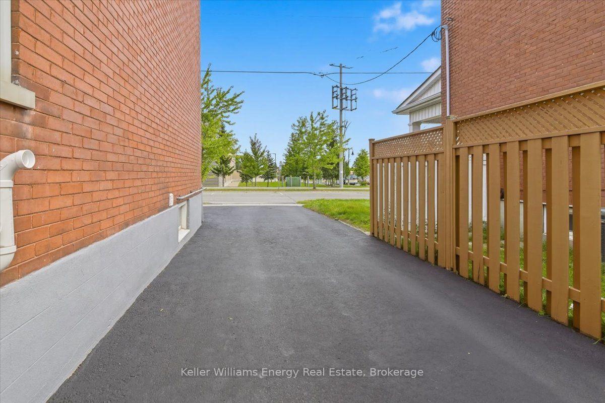 Photo 33 of 108 Division Street, Oshawa, O'Neill — HOMEH