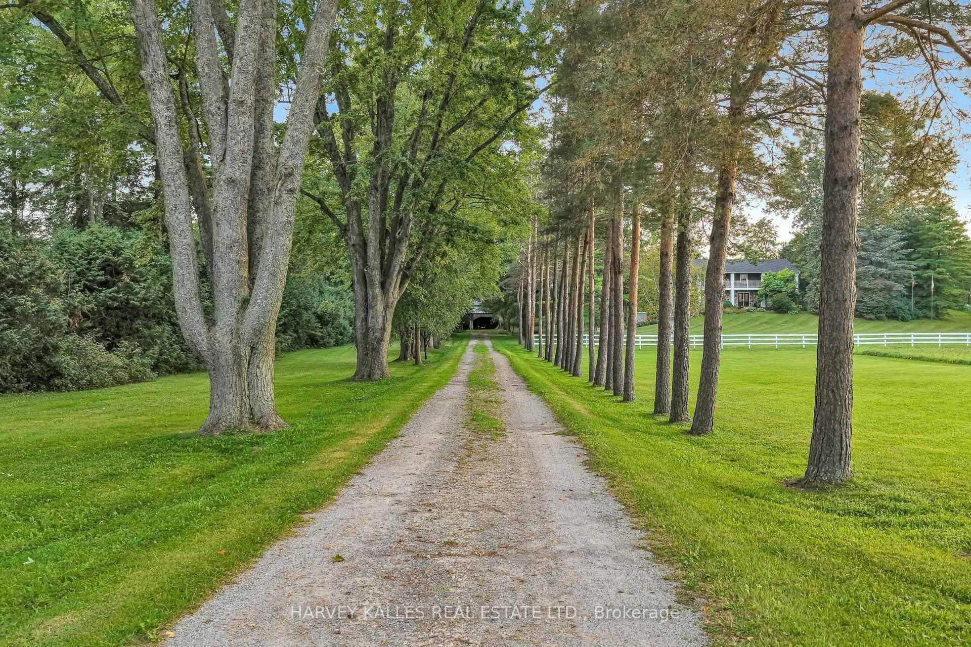 Photo 2 of 11084 Fifth Line, Milton, Rural Nassagaweya — HOMEH