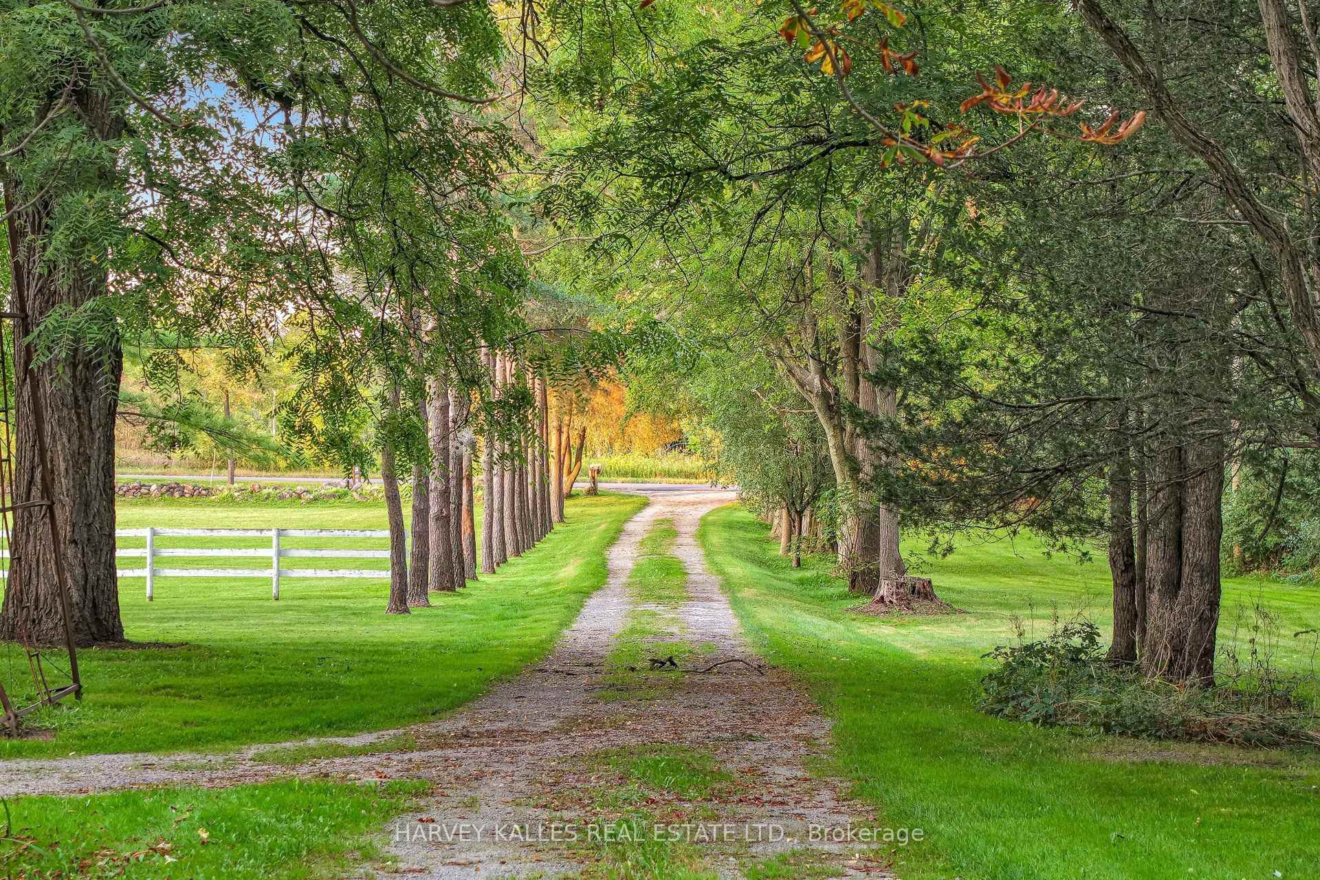 Photo 3 of 11084 Fifth Line, Milton, Rural Nassagaweya — HOMEH