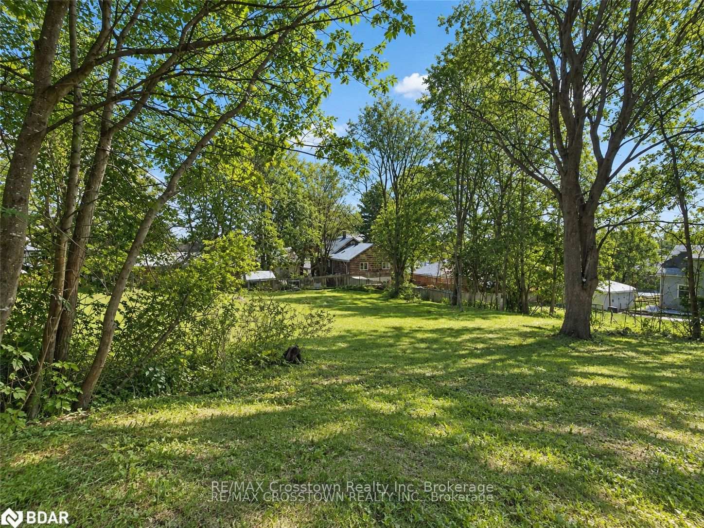 Photo 4 of 64 Bleeker Street, Orillia — HOMEH