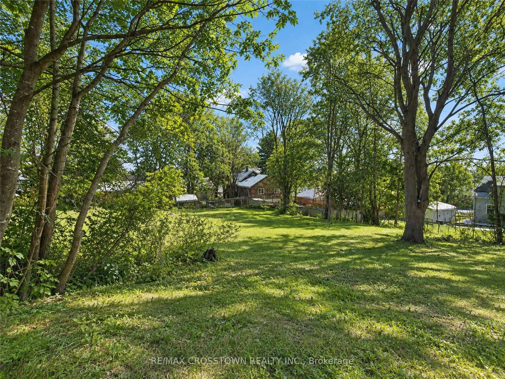 Photo 5 of 64 Bleeker Street, Orillia — HOMEH