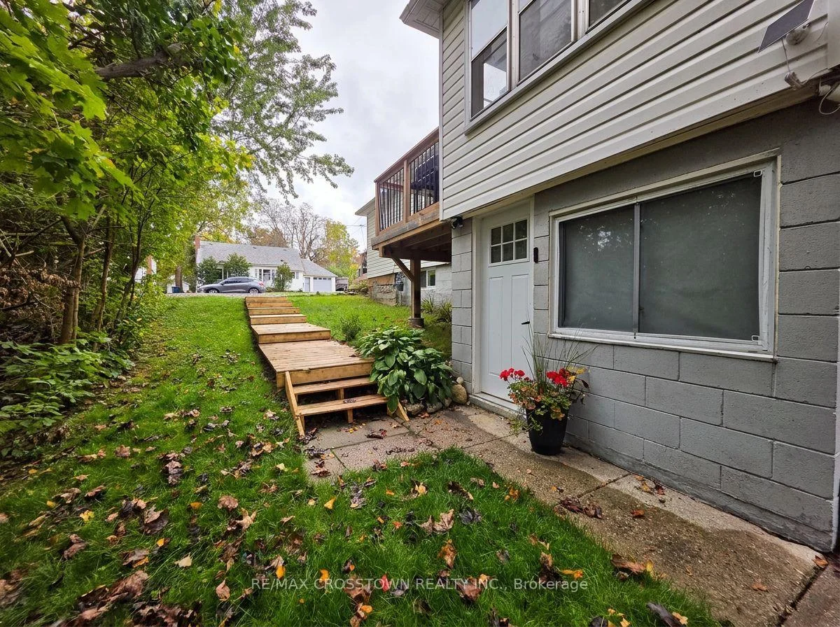 Photo 6 of 64 Bleeker Street, Orillia — HOMEH