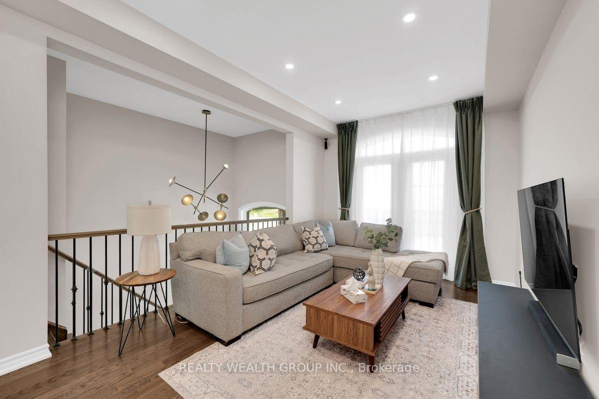 Photo 9 of 122 Dundonnell Place, Vaughan, Vellore Village — HOMEH