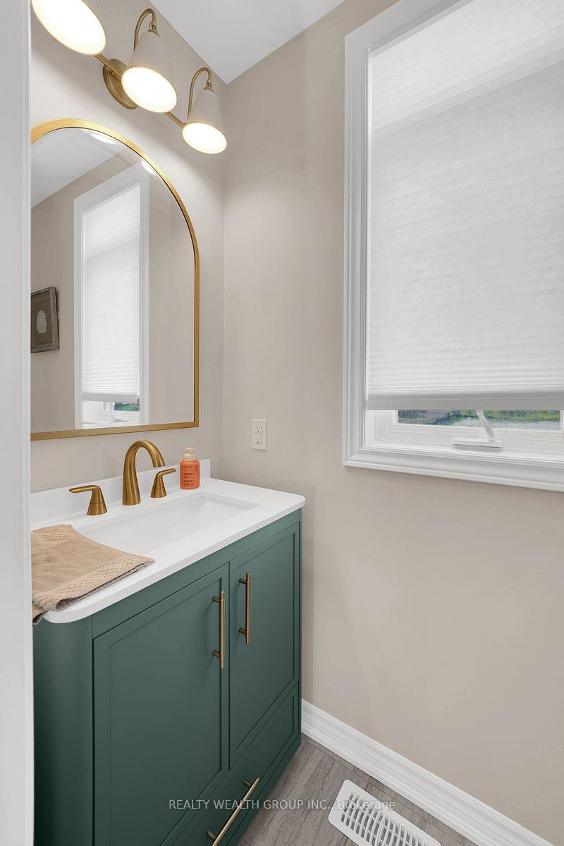 Photo 10 of 122 Dundonnell Place, Vaughan, Vellore Village — HOMEH