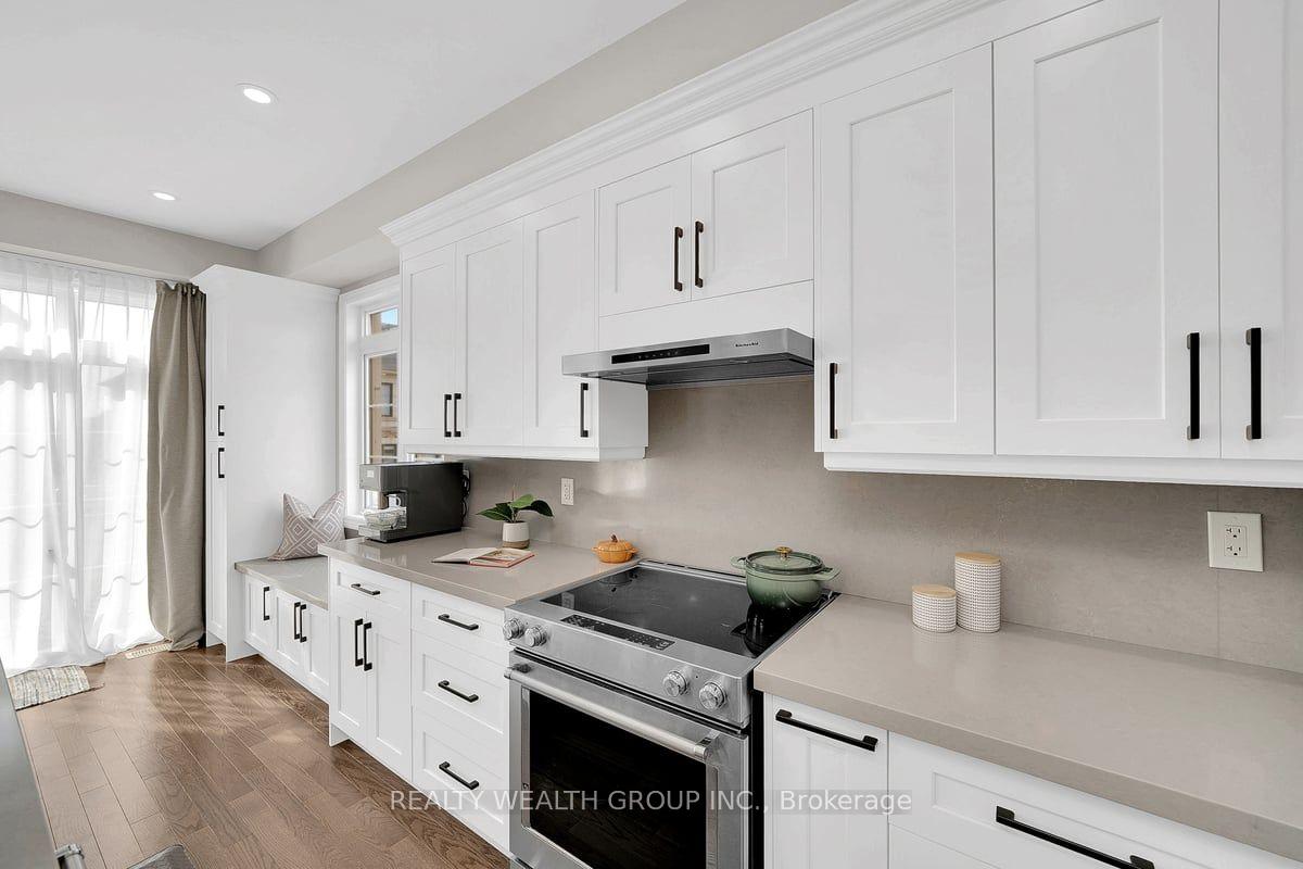 Photo 15 of 122 Dundonnell Place, Vaughan, Vellore Village — HOMEH