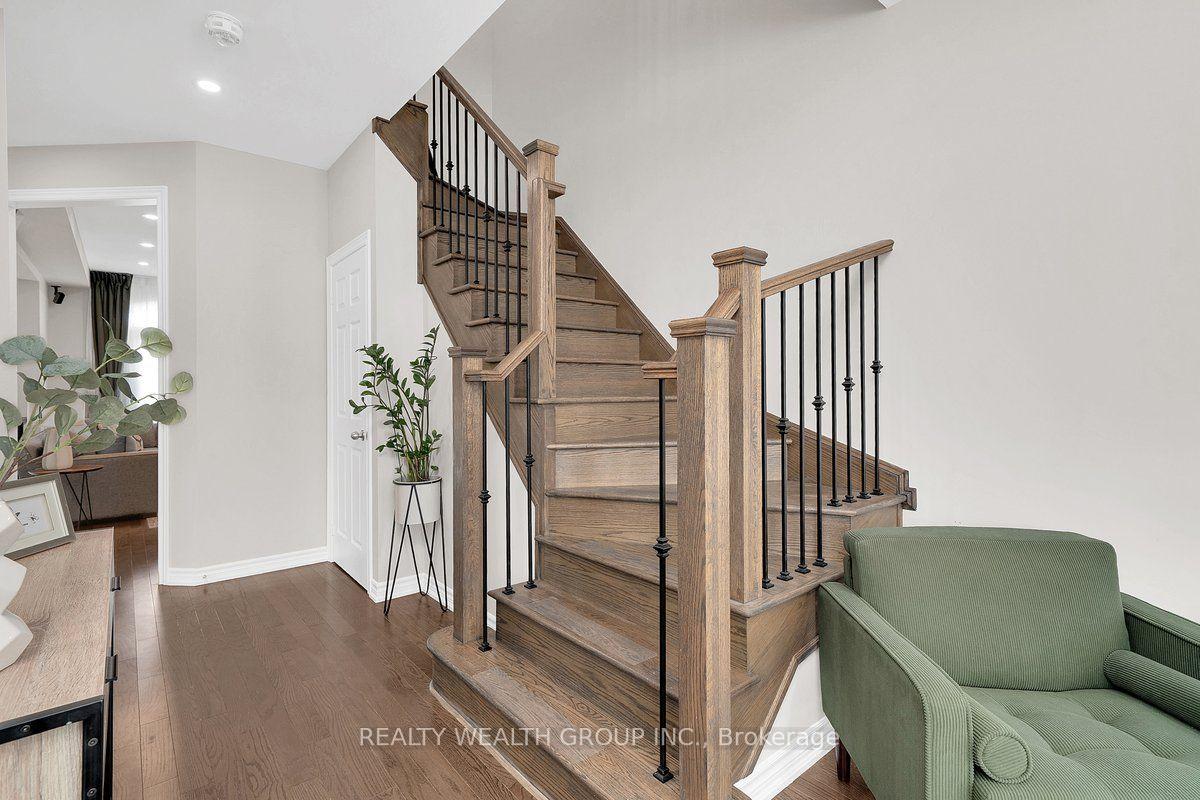 Photo 22 of 122 Dundonnell Place, Vaughan, Vellore Village — HOMEH