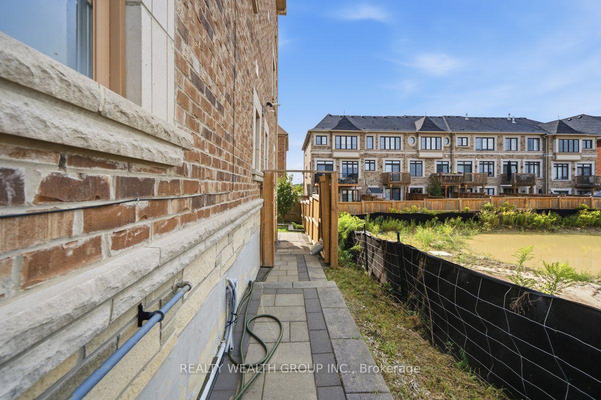 Photo 31 of 122 Dundonnell Place, Vaughan, Vellore Village — HOMEH