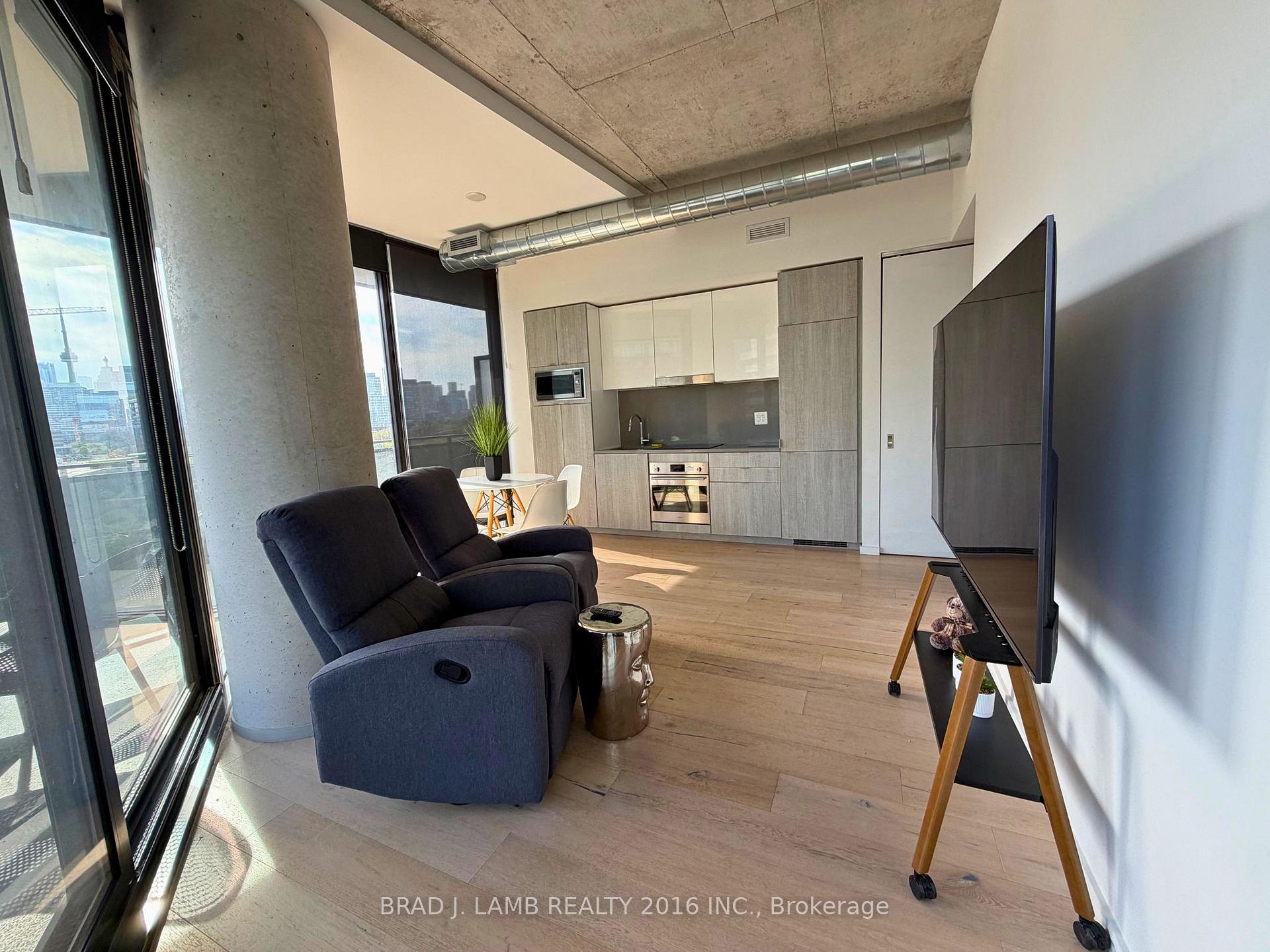 Photo 4 of Unit 604, 21 Lawren Harris Square, Toronto, Moss Park — HOMEH