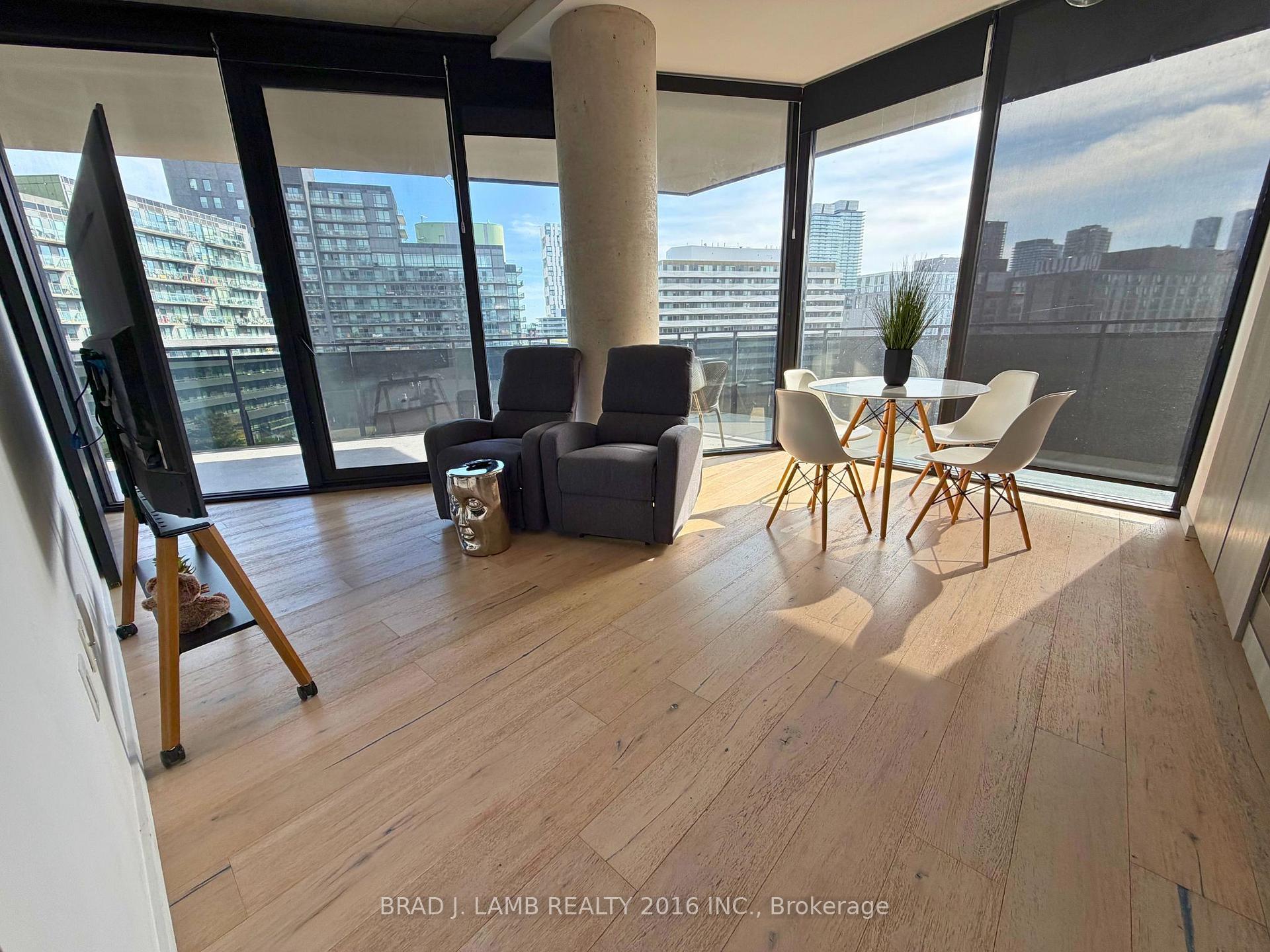Photo 5 of Unit 604, 21 Lawren Harris Square, Toronto, Moss Park — HOMEH