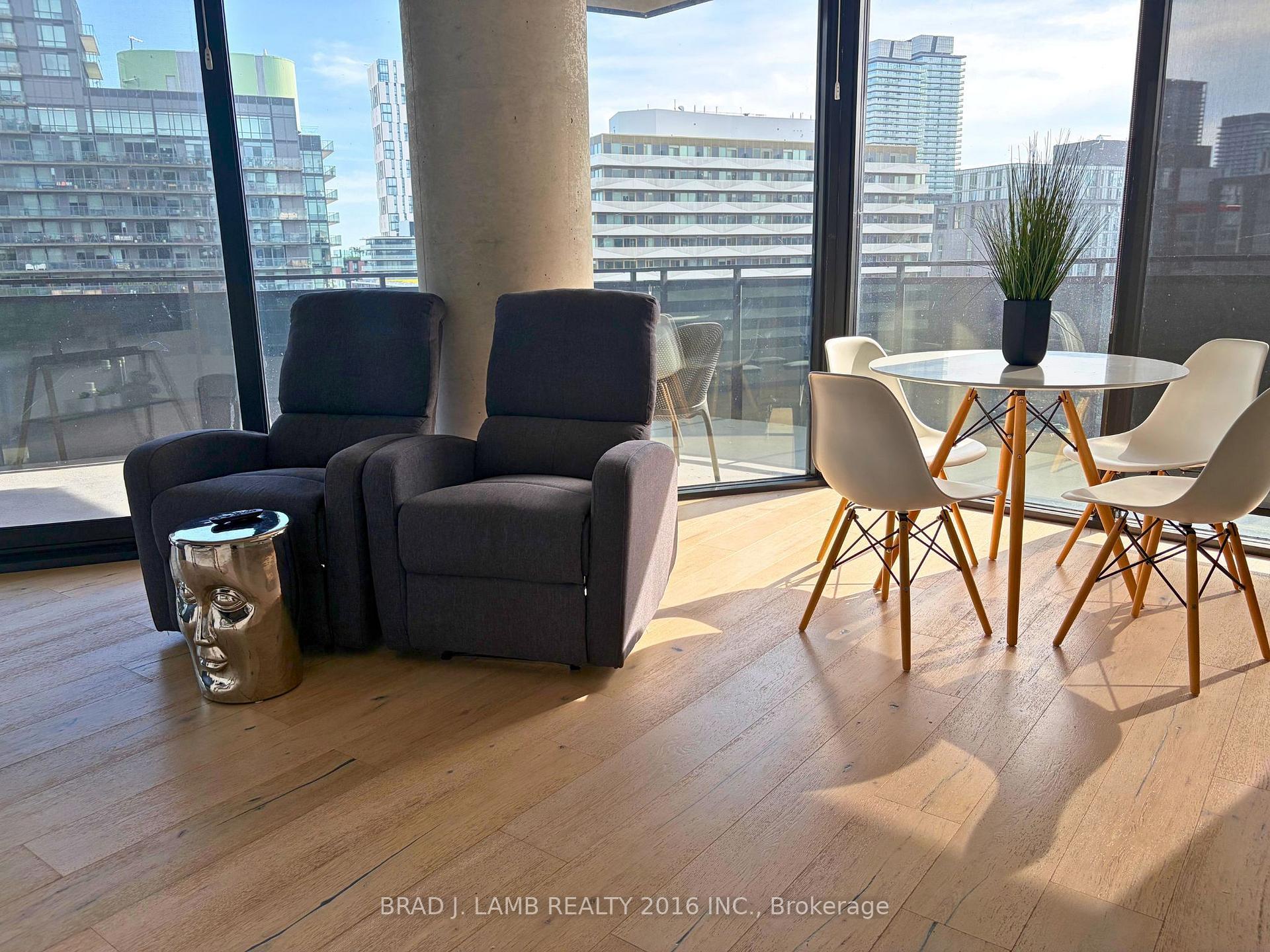 Photo 6 of Unit 604, 21 Lawren Harris Square, Toronto, Moss Park — HOMEH