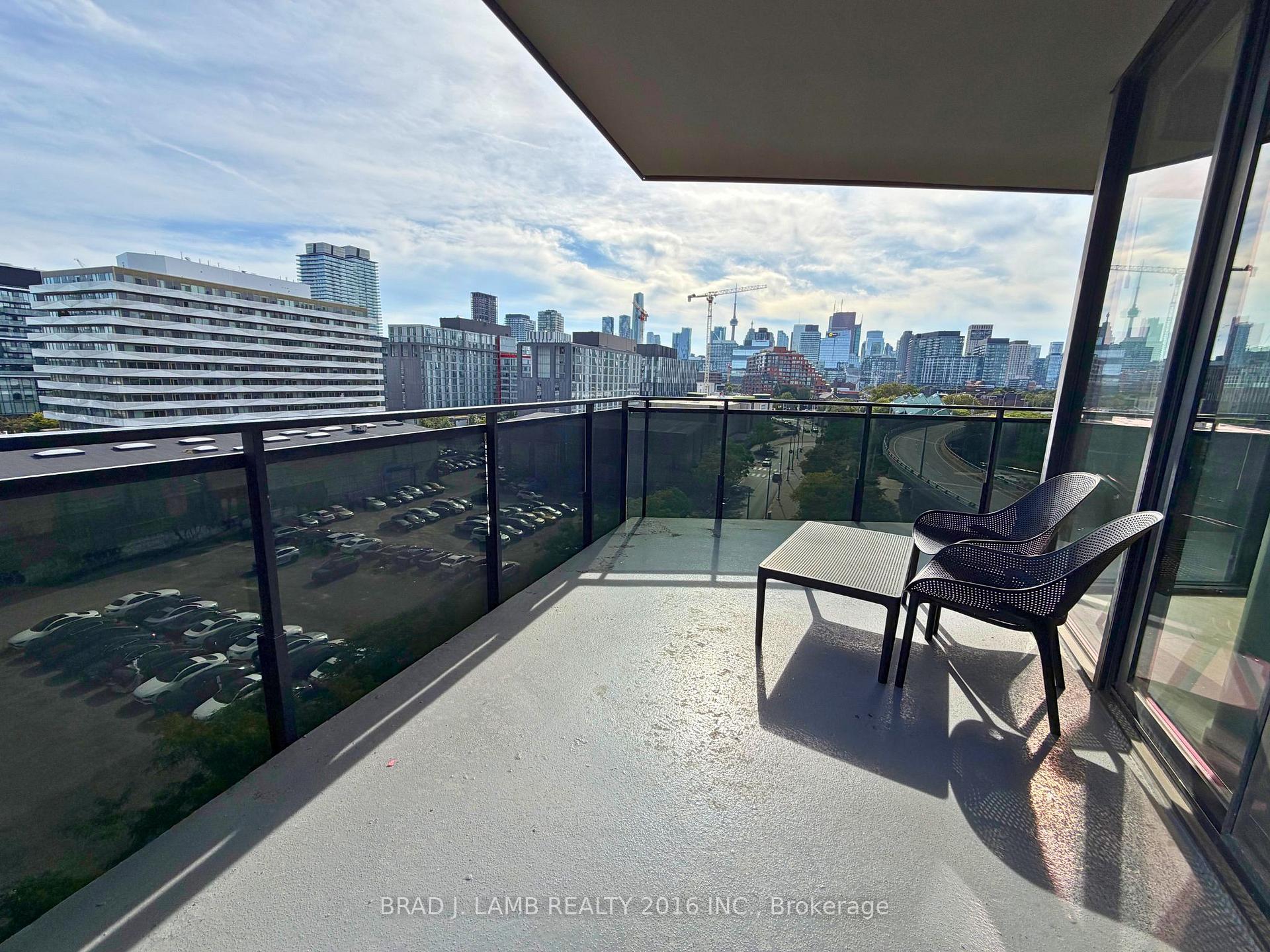 Photo 9 of Unit 604, 21 Lawren Harris Square, Toronto, Moss Park — HOMEH
