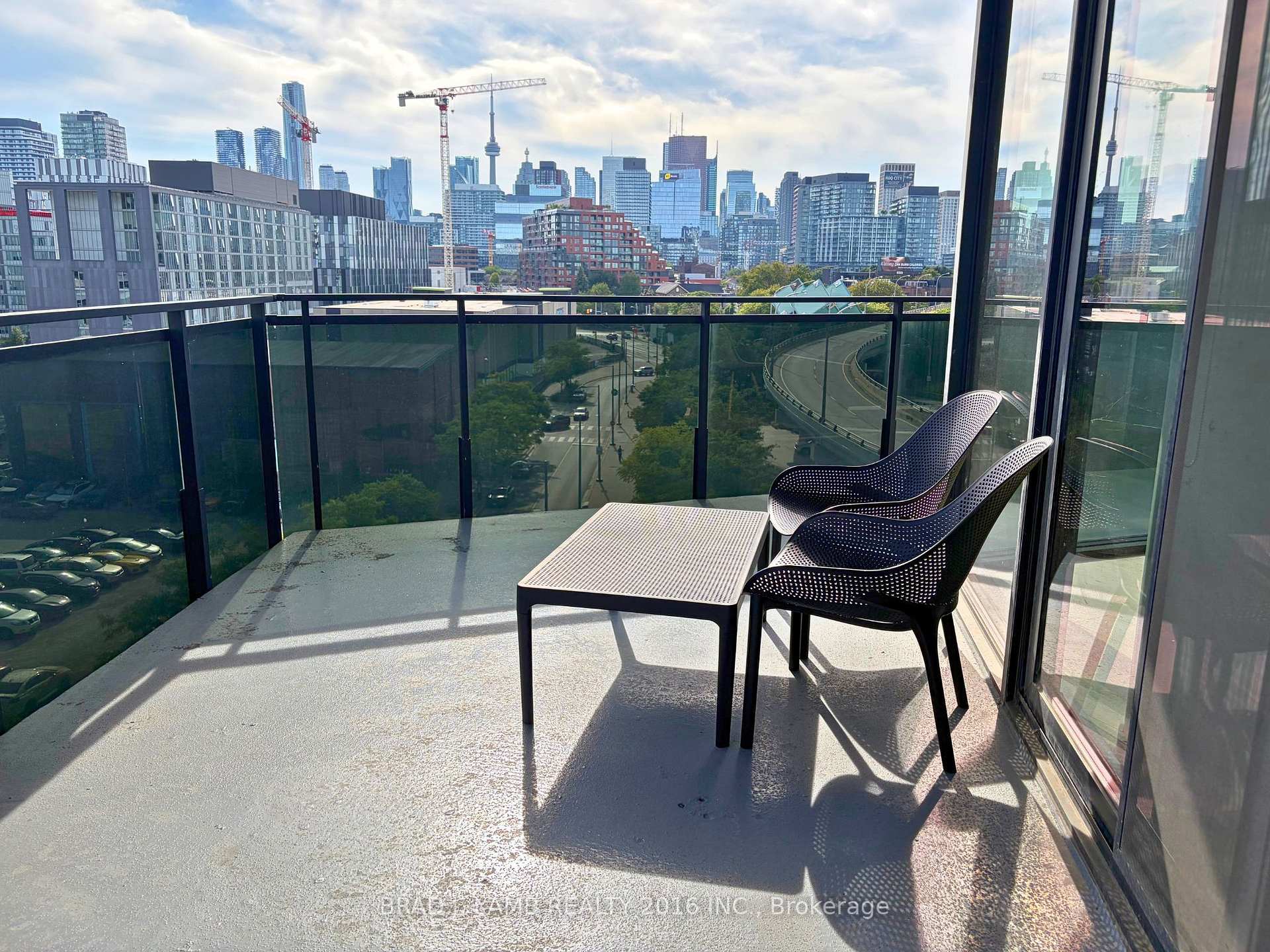 Photo 11 of Unit 604, 21 Lawren Harris Square, Toronto, Moss Park — HOMEH