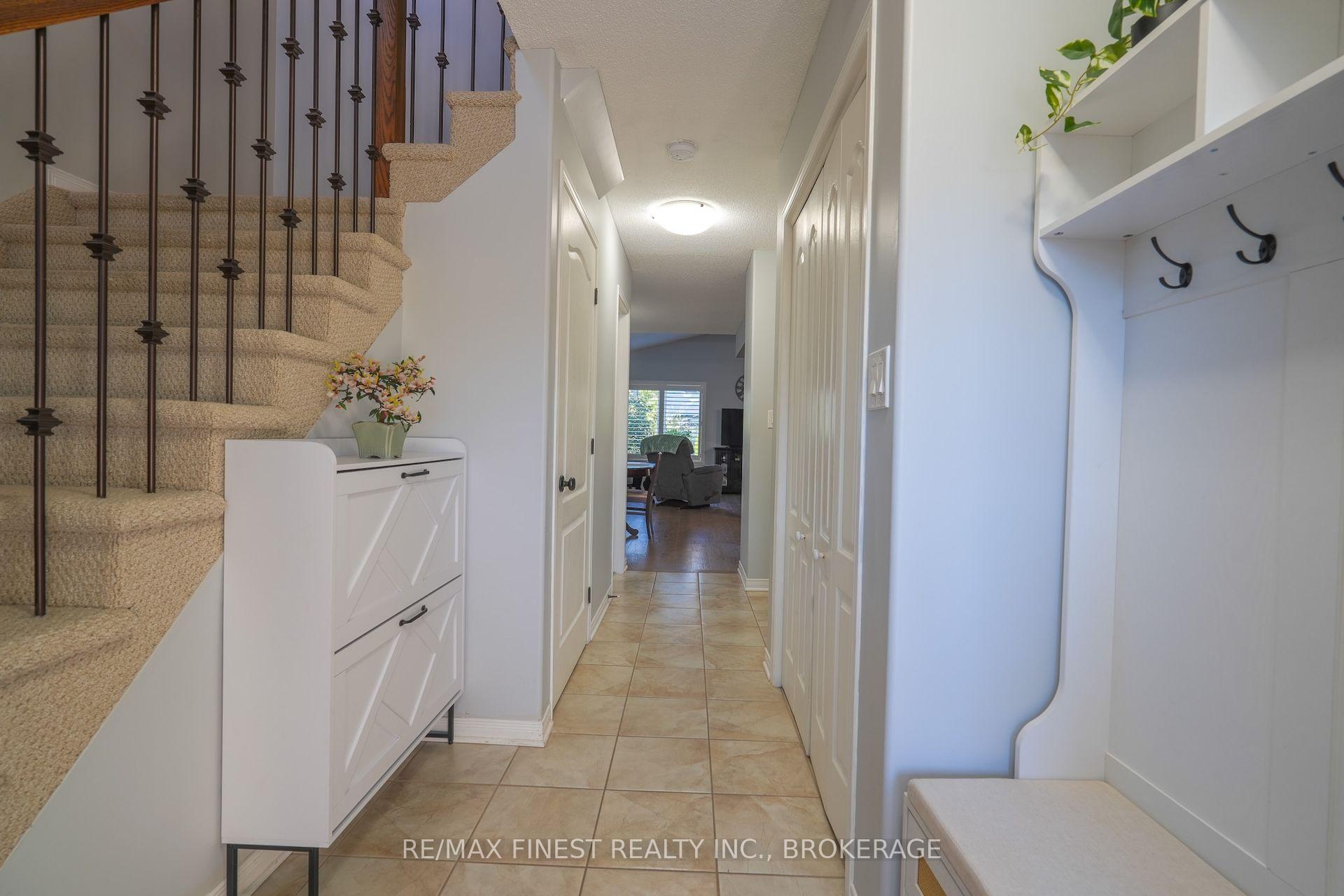 Photo 6 of 1736 Reginald Bart Drive, Kingston, Kingston East (Incl Barret Crt) — HOMEH