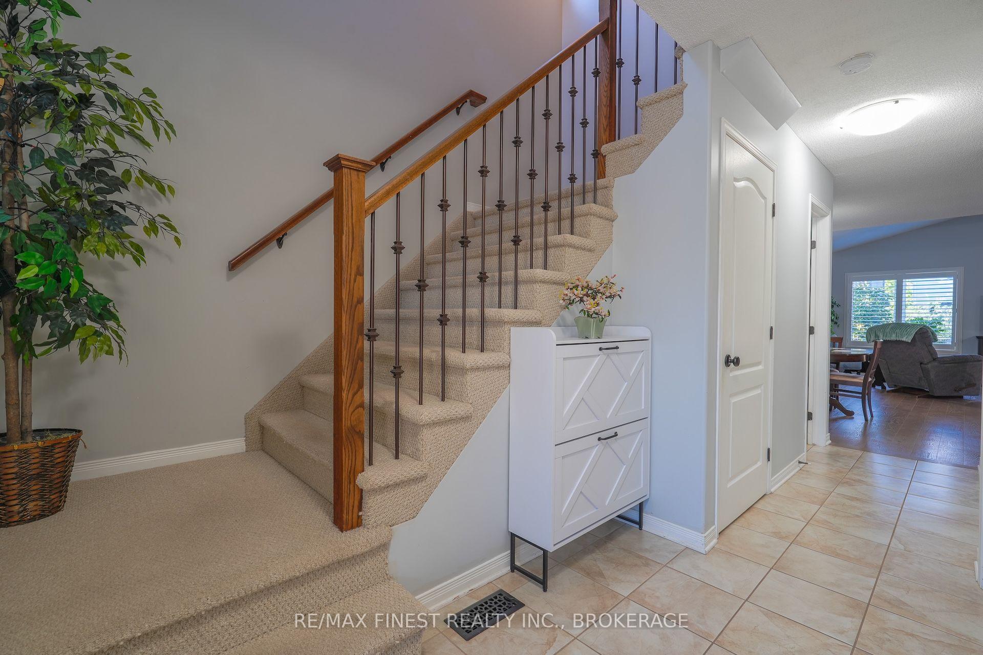Photo 7 of 1736 Reginald Bart Drive, Kingston, Kingston East (Incl Barret Crt) — HOMEH